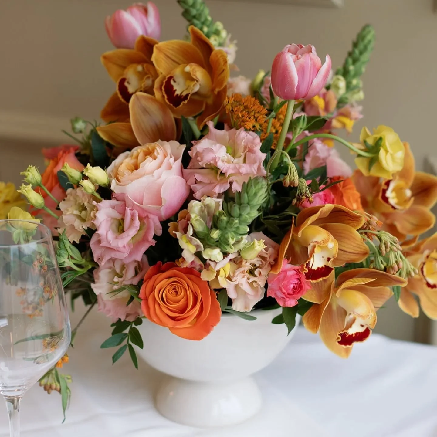 When the flowers from the weekend's wedding show are so pretty you have a mini photo shoot with them at the end.

Thank you to the always amazing Liz for taking these beautiful photos 🥰😘 and to The Marquis for having us 🧡💗.

Photos - @elizabethja