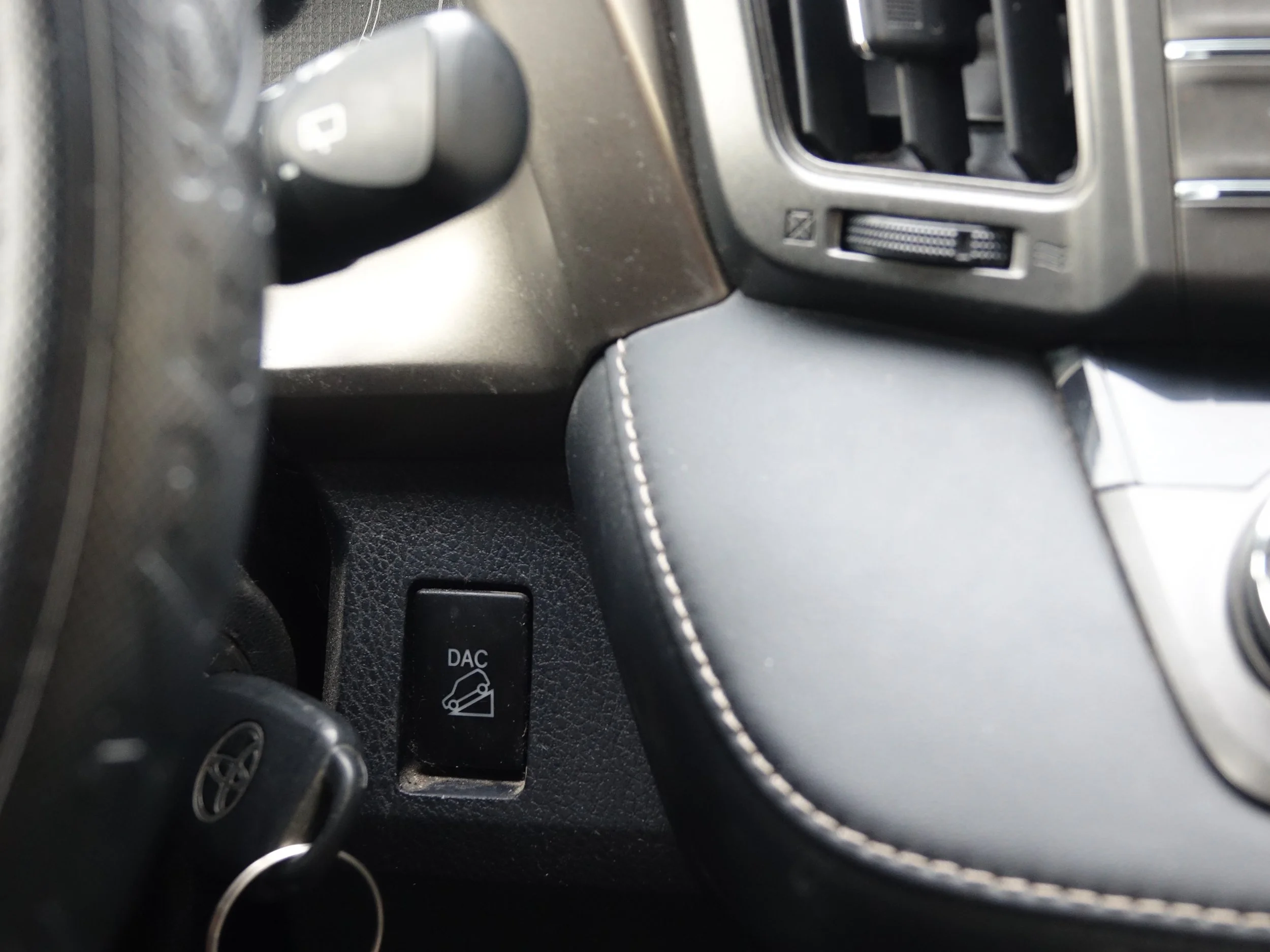 rav4 benzine 2013 11.JPG