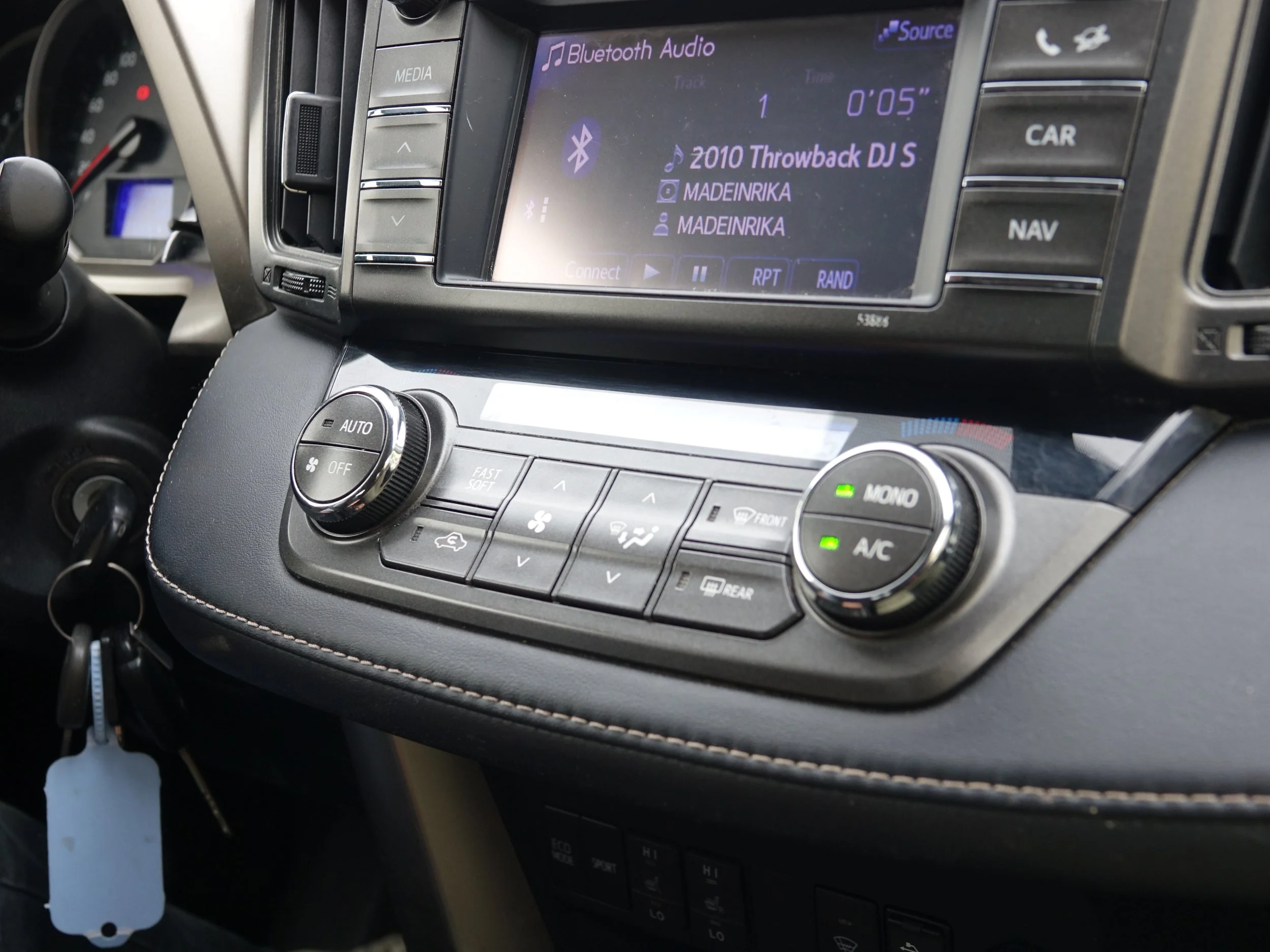 rav4 benzine 2013 16.JPG