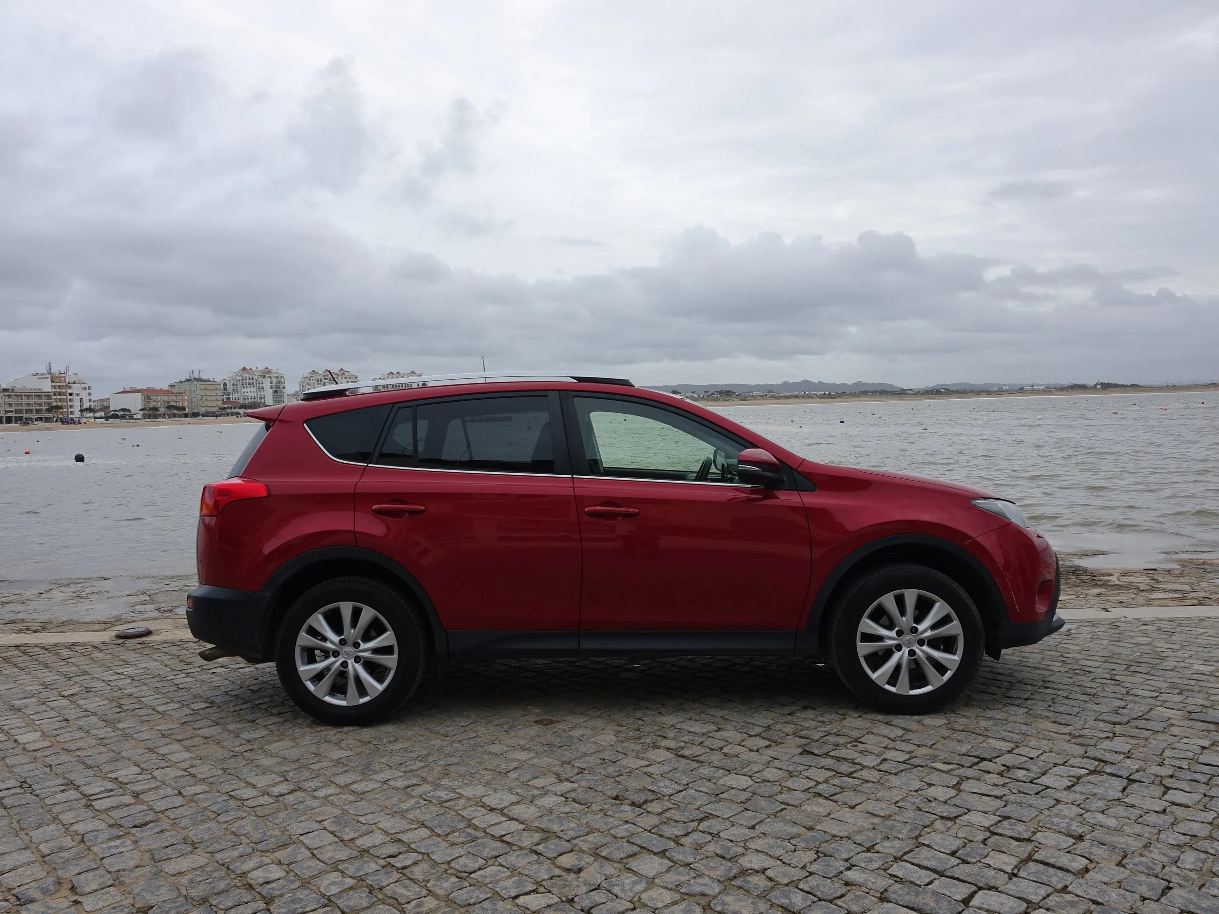 rav4 benzine 2013 3.JPG