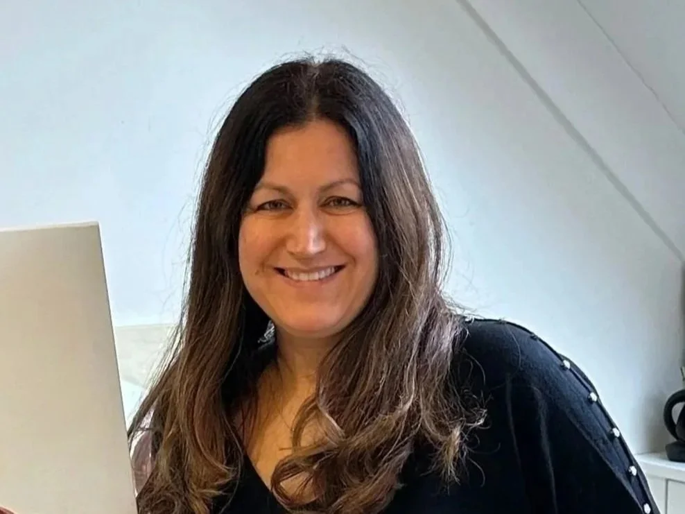 Artist Spotlight : Elise Mendelle