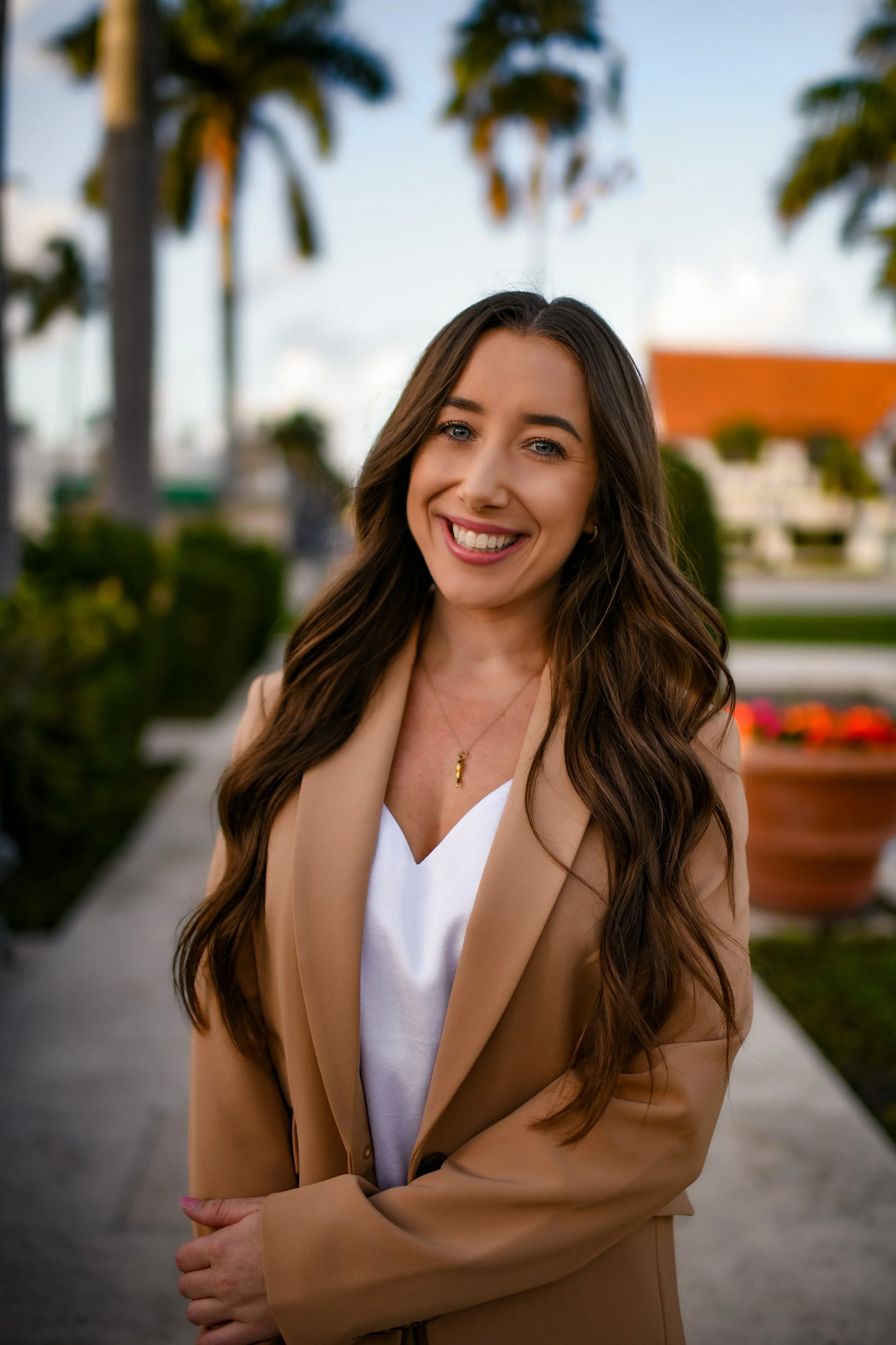 Therapist guiding cognitive behavioral therapy (CBT) techniques for anxiety