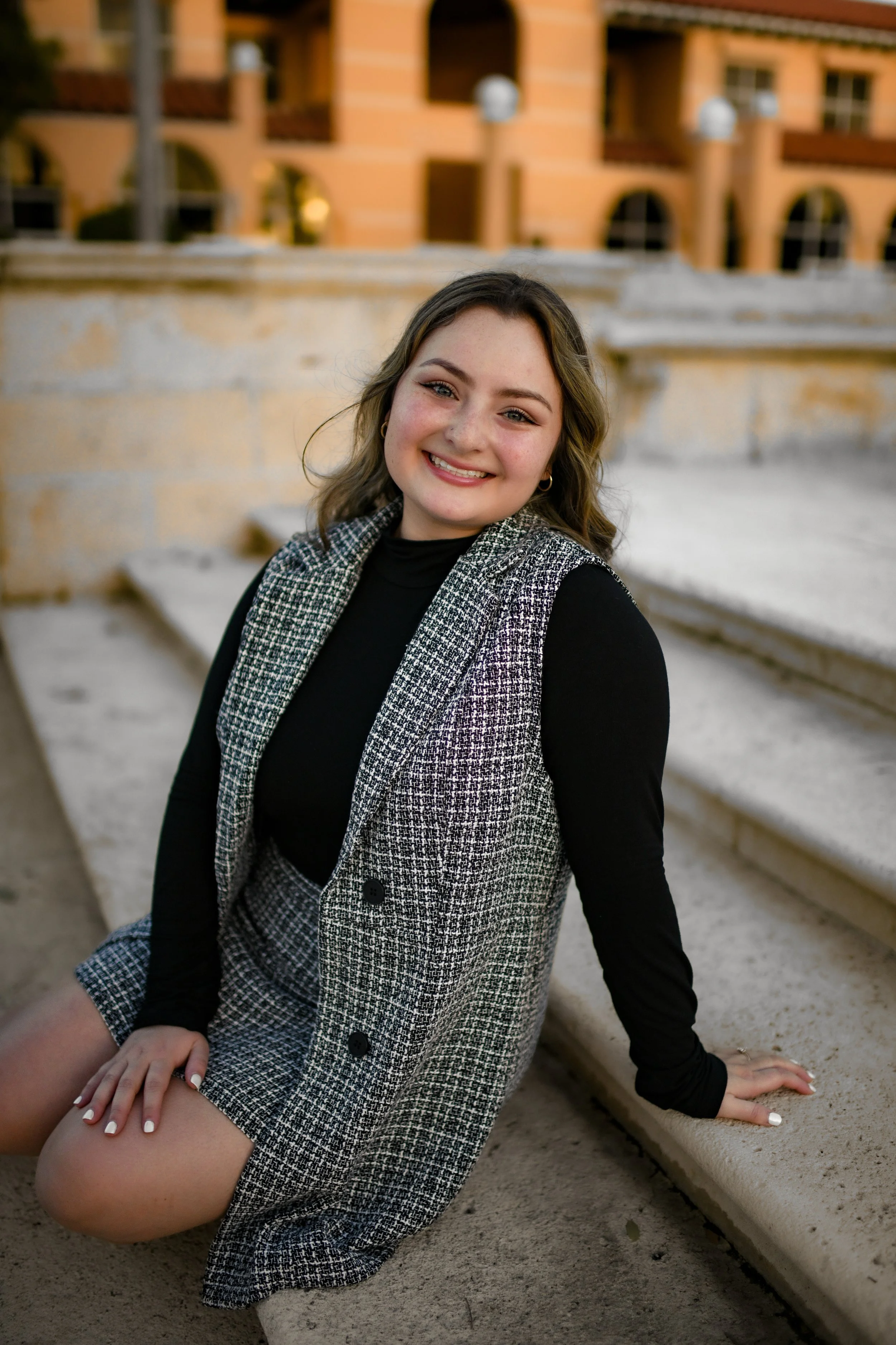 Therapist providing cognitive behavioral therapy for stress and overthinking