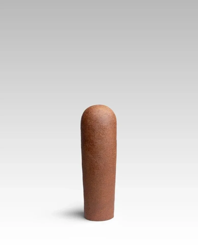 Lykos, 2026, grès non émaillé, 45 cm x 20 cm 