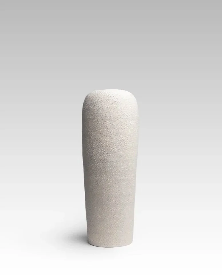 Quiescence, 2026, grès non émaillé, 54 cm x 20 cm