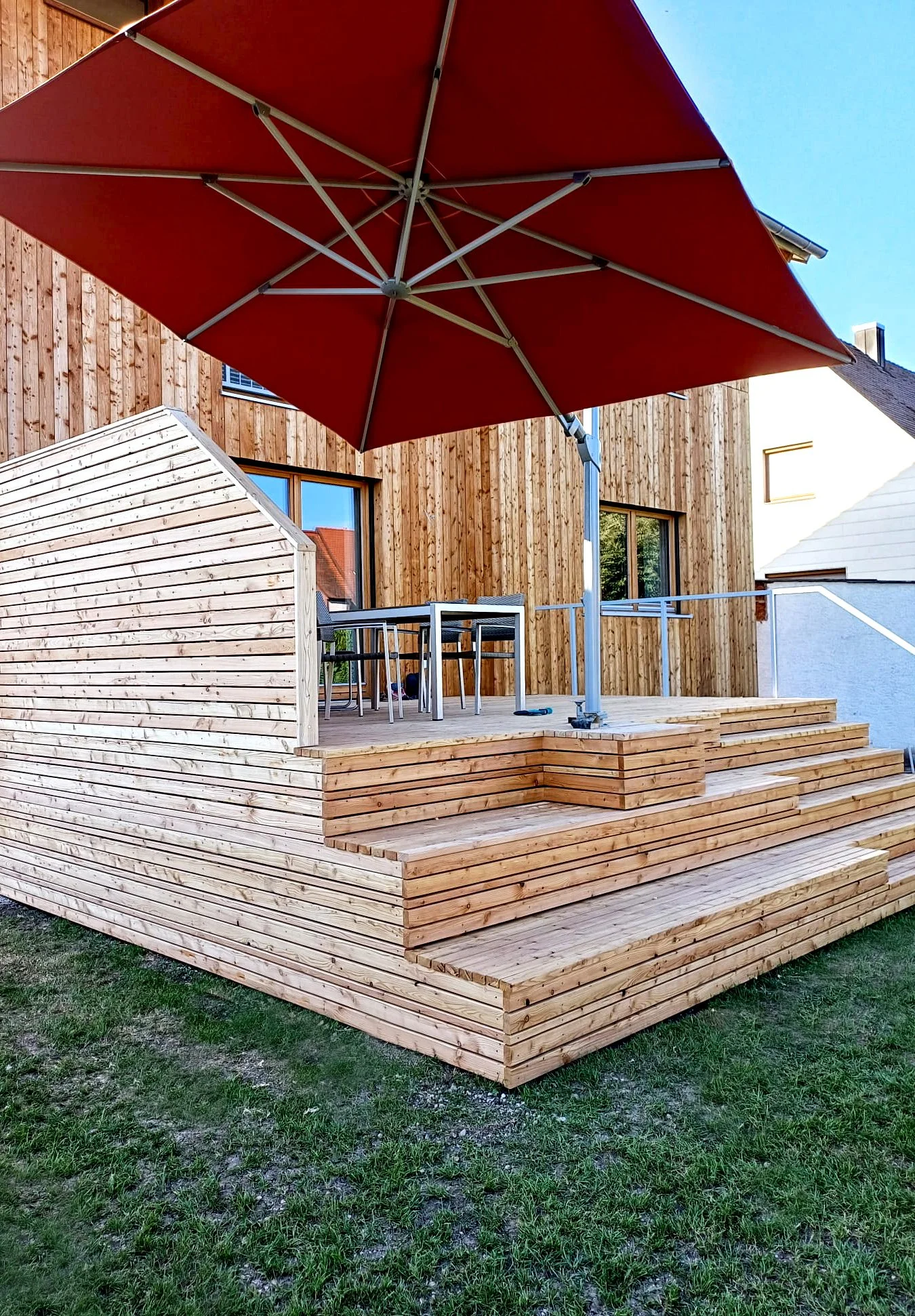 Bild einer Holzterasse