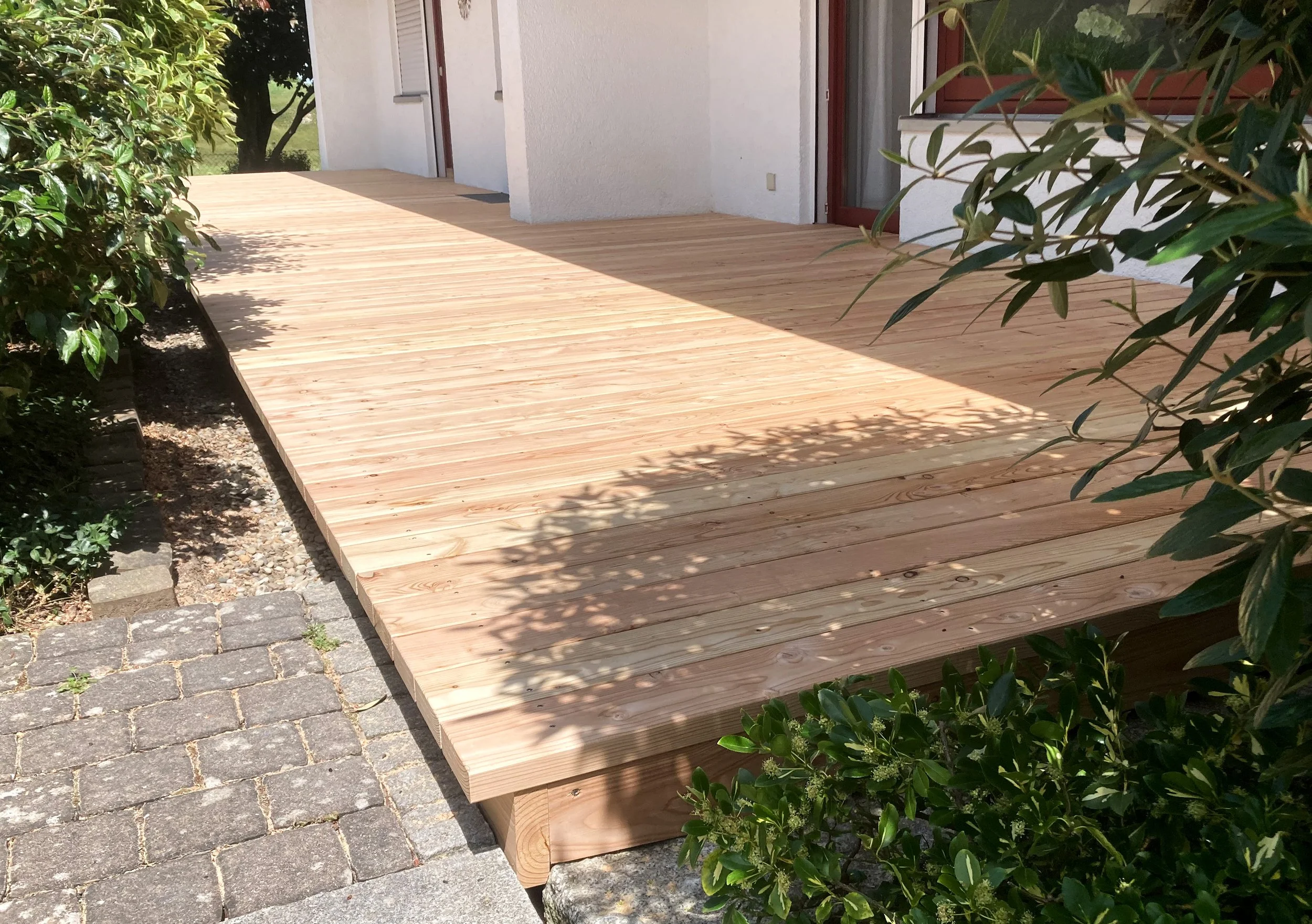 Bild einer Holzterasse