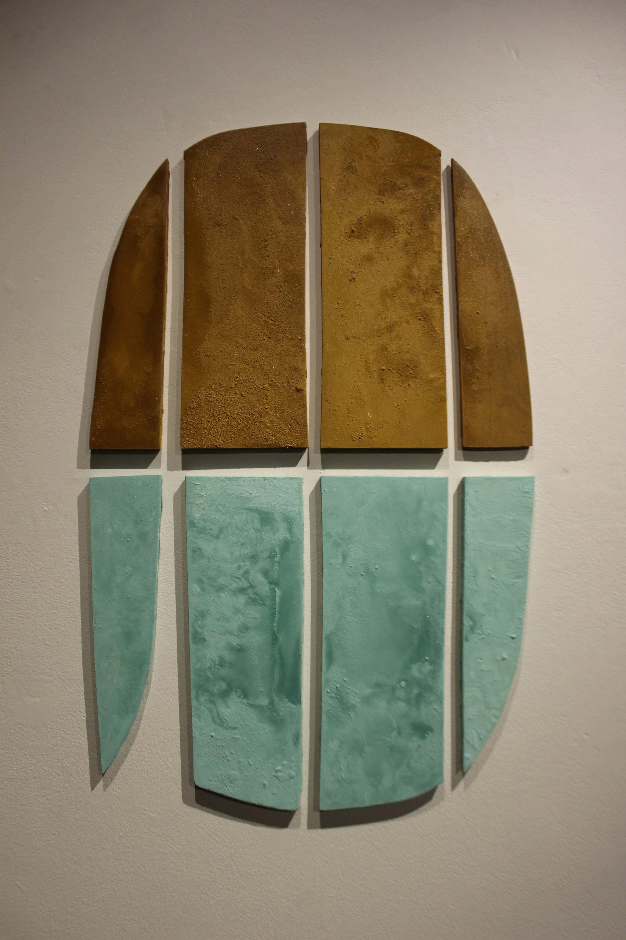 Cell + World, Installation
Wood and pottery slip
2015