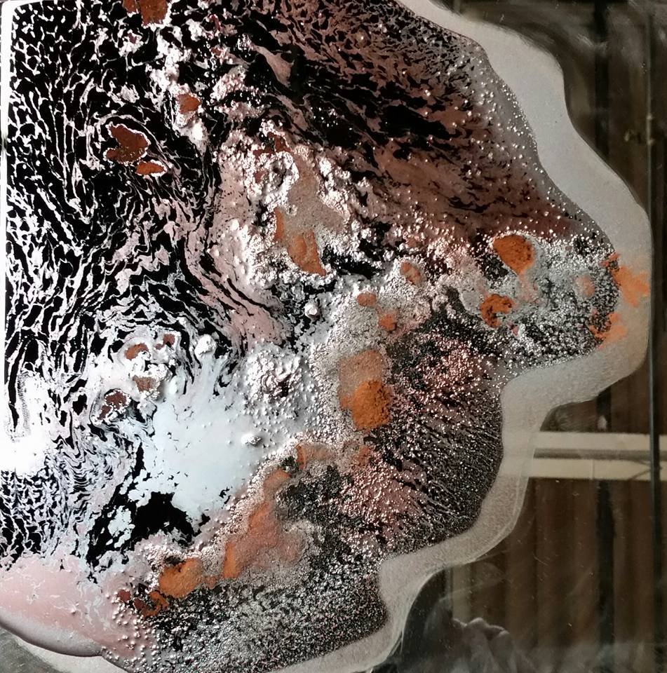 Tar Experiment VI, 10"x10"
Mirror tile, tar and spray paint
2017