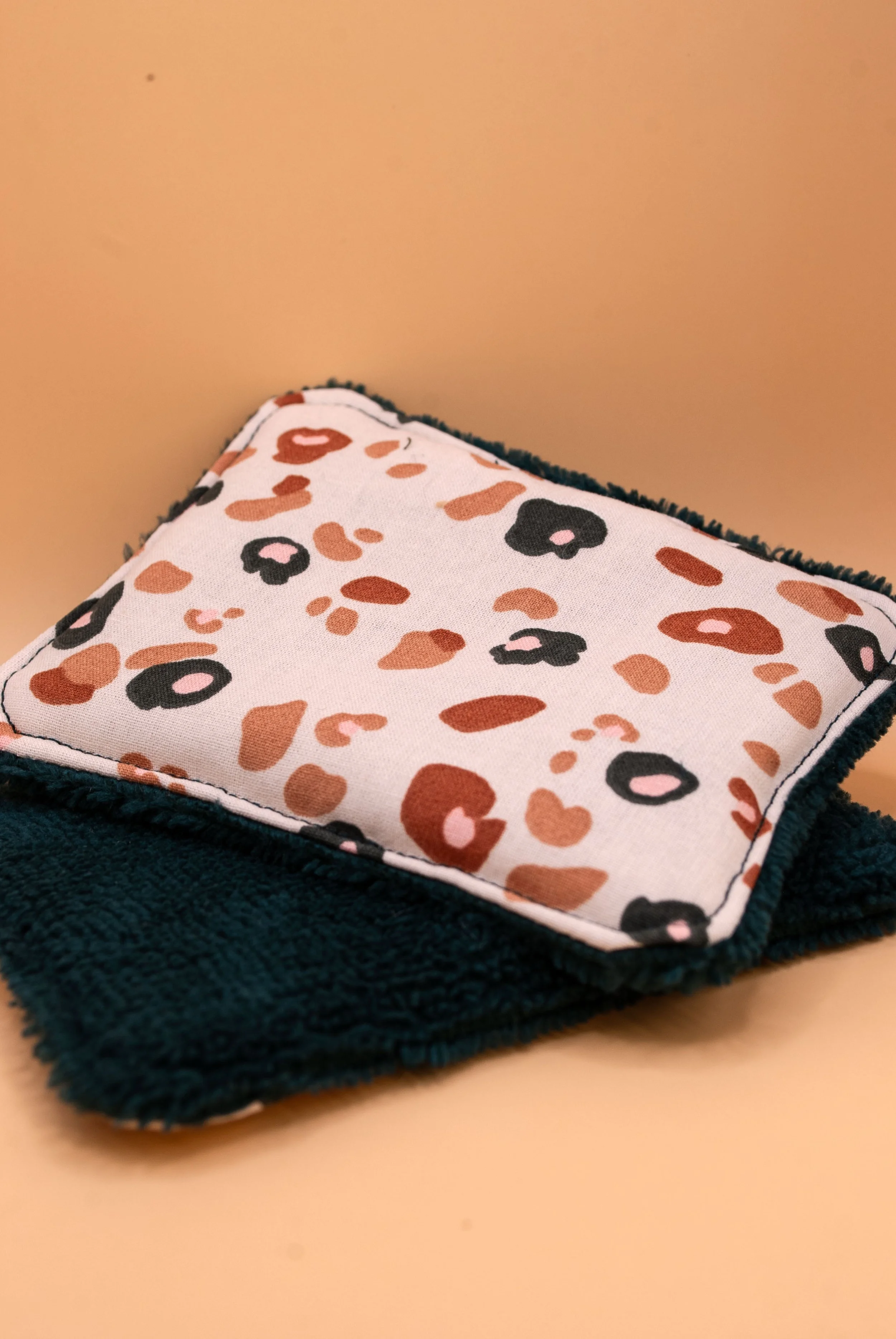 Lot de 4 Cotons imprimés léopard et bleu pétrole