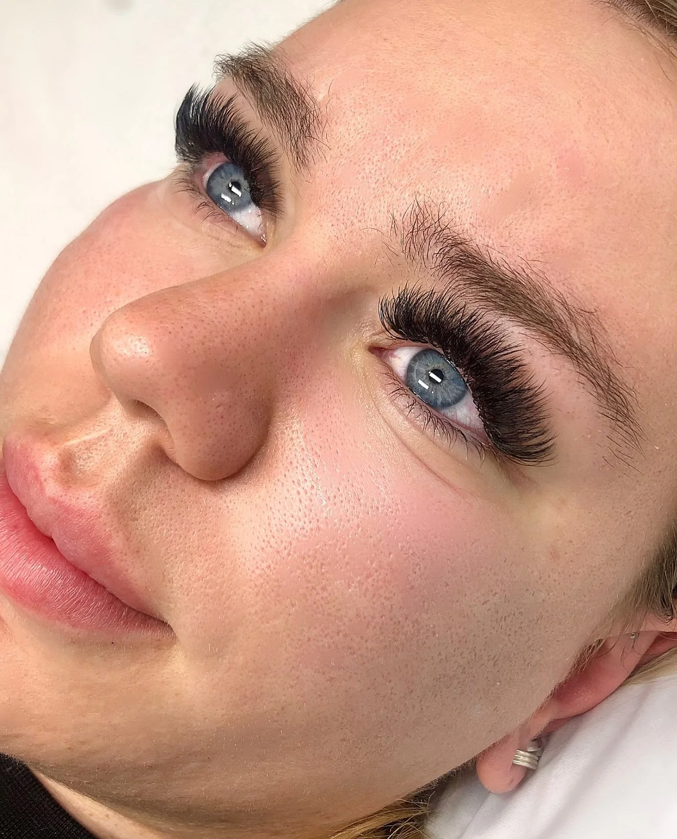 Have you heard of the Easy Fan Lashes?
Revolutionise your lash sets with the Meye Lash Easy Fan collection. Specially engineered to stay bonded at the base, allowing you to create the volume lash effect taking the complexity out of volume ⚡️✨

#russi