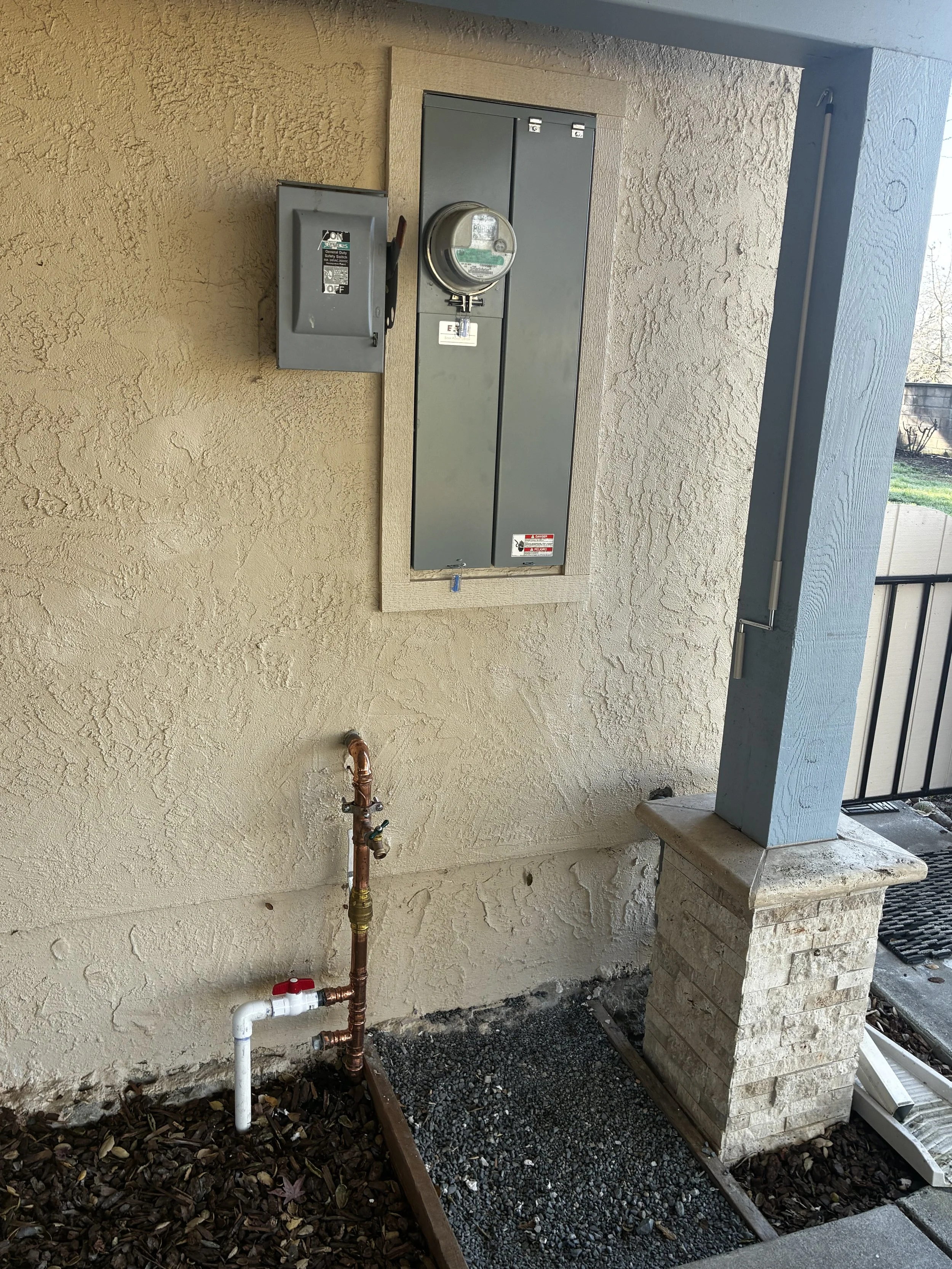 Exterior meter and panel set by Collins Electric, serving homes in Windsor, CA. New Construction Electrician Near Me.