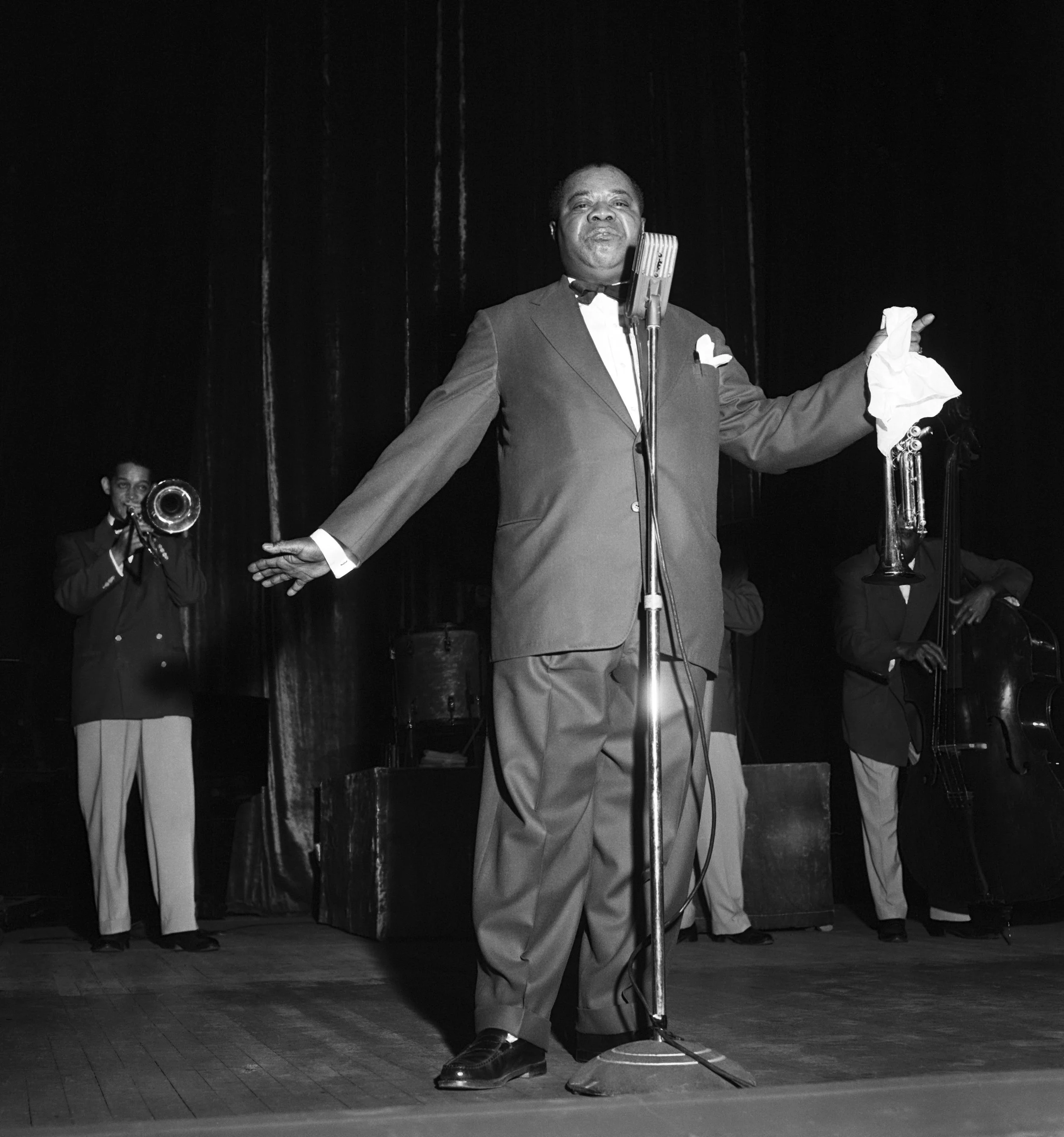 Scan 067 Trummy Young Louis Armstong Arvell Shaw.jpg