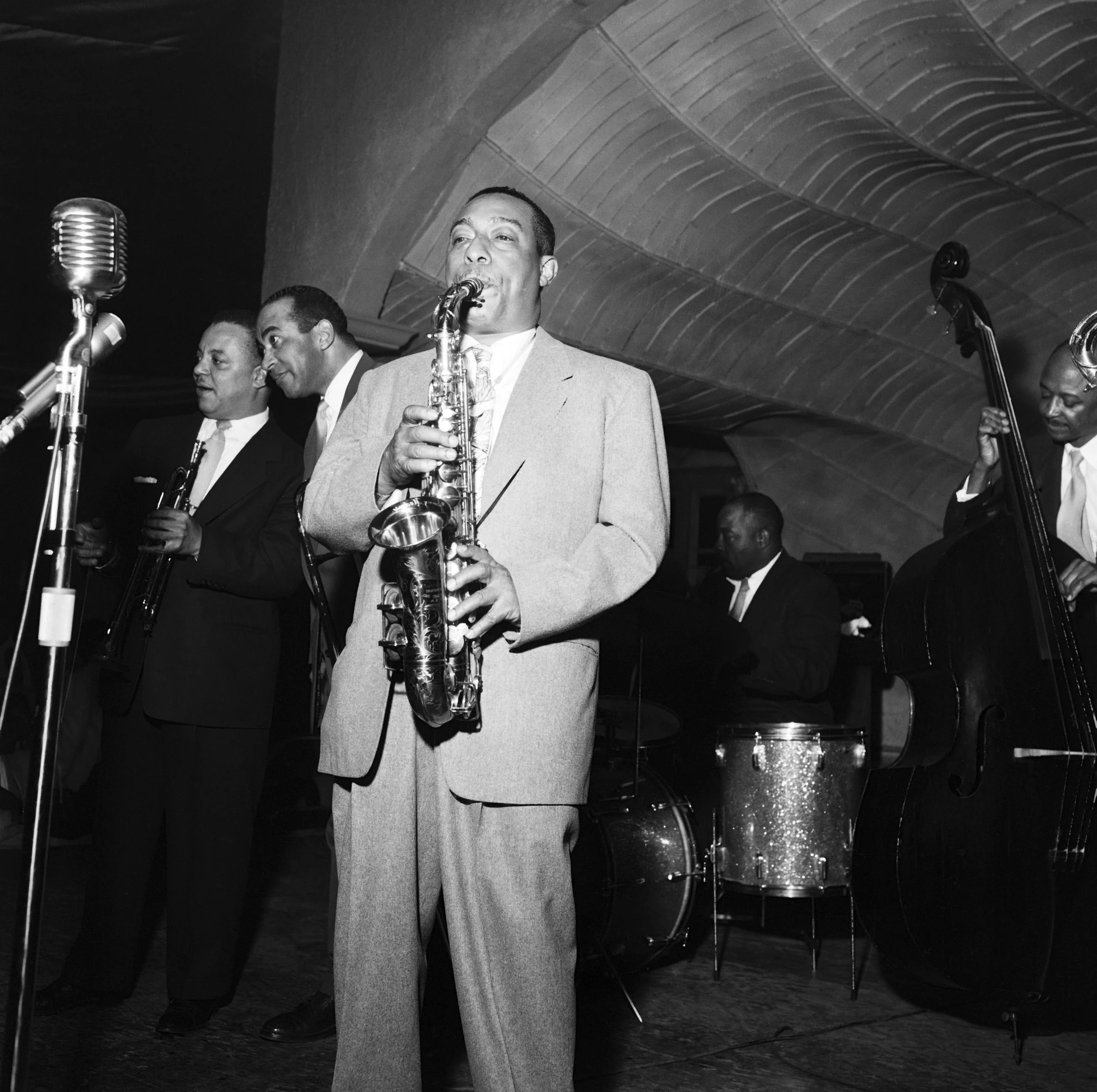Johnny Hodges, Playing the Saxophone
