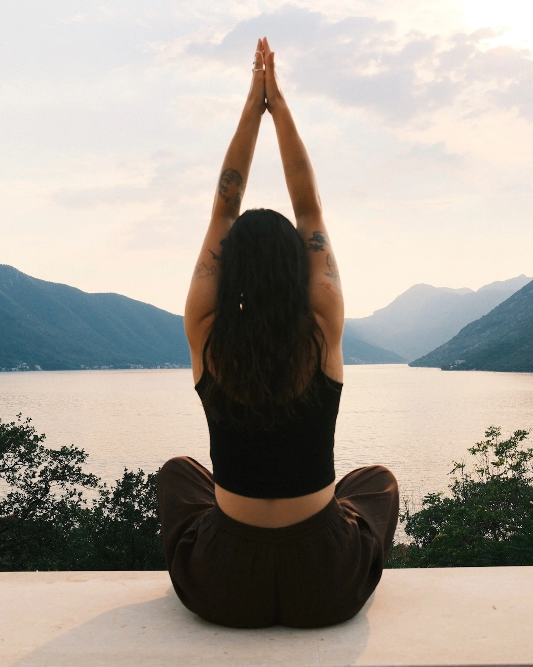 Weekly classes continuing throughout July and August 🌞

✨Thursdays 18:30-19:15
Online gentle vinyasa - an evening stretch and flow from the comfort of your own home to ease you into a relaxing mindset and restful sleep

🌀Sundays 10:15-11:15 @ Horfi