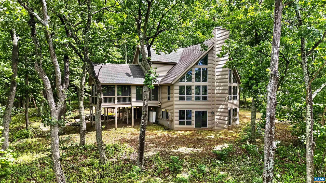 Real estate in Wintergreen Resort Mountain Village in Nelson County Virginia just minutes from Charlottesville by Randy Thompson of Thompson Real Estate Company.