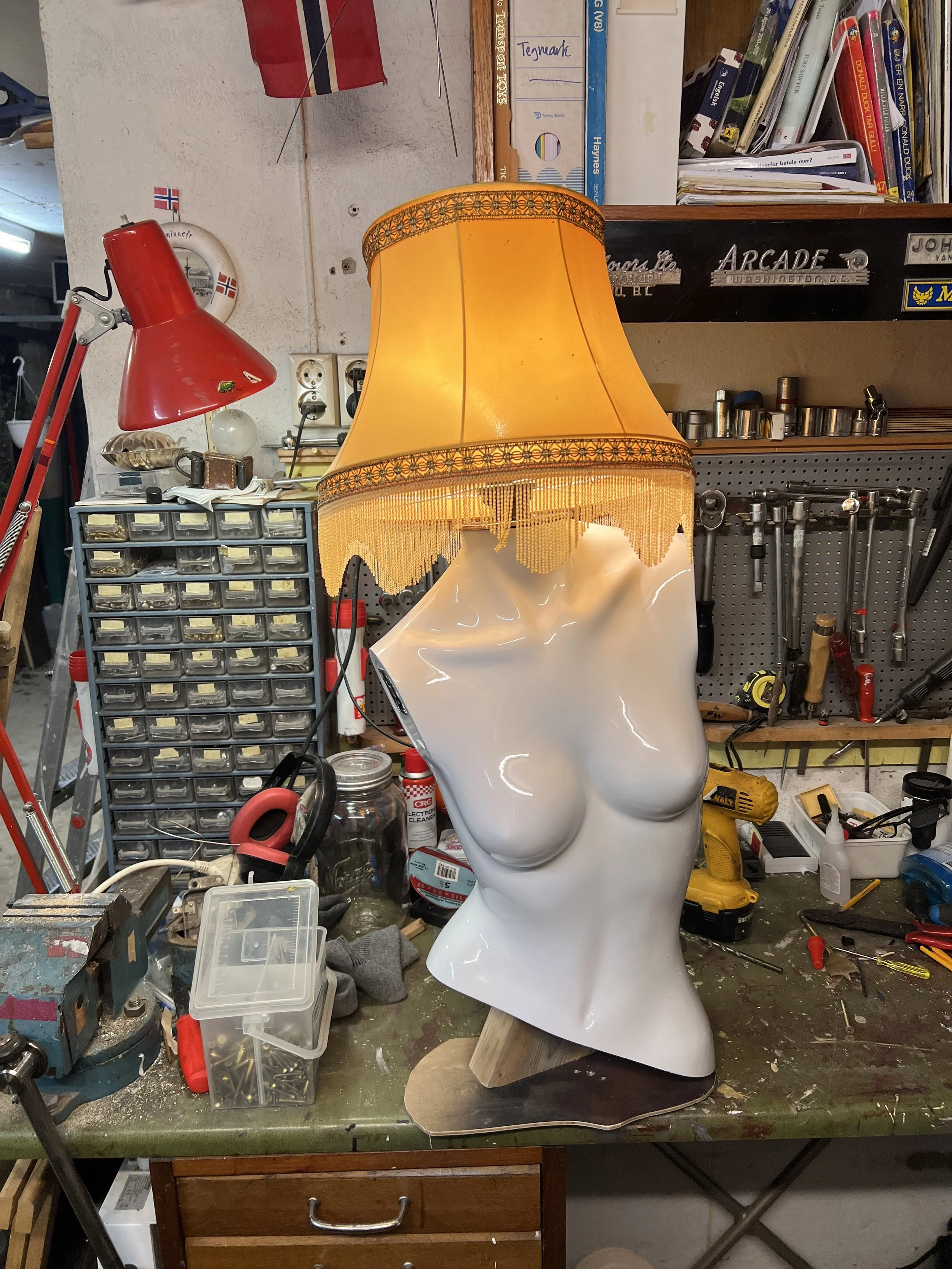 A lamp i constructed out of an old mannequin, made as a centre piece for an eccentric character in a short film. 
