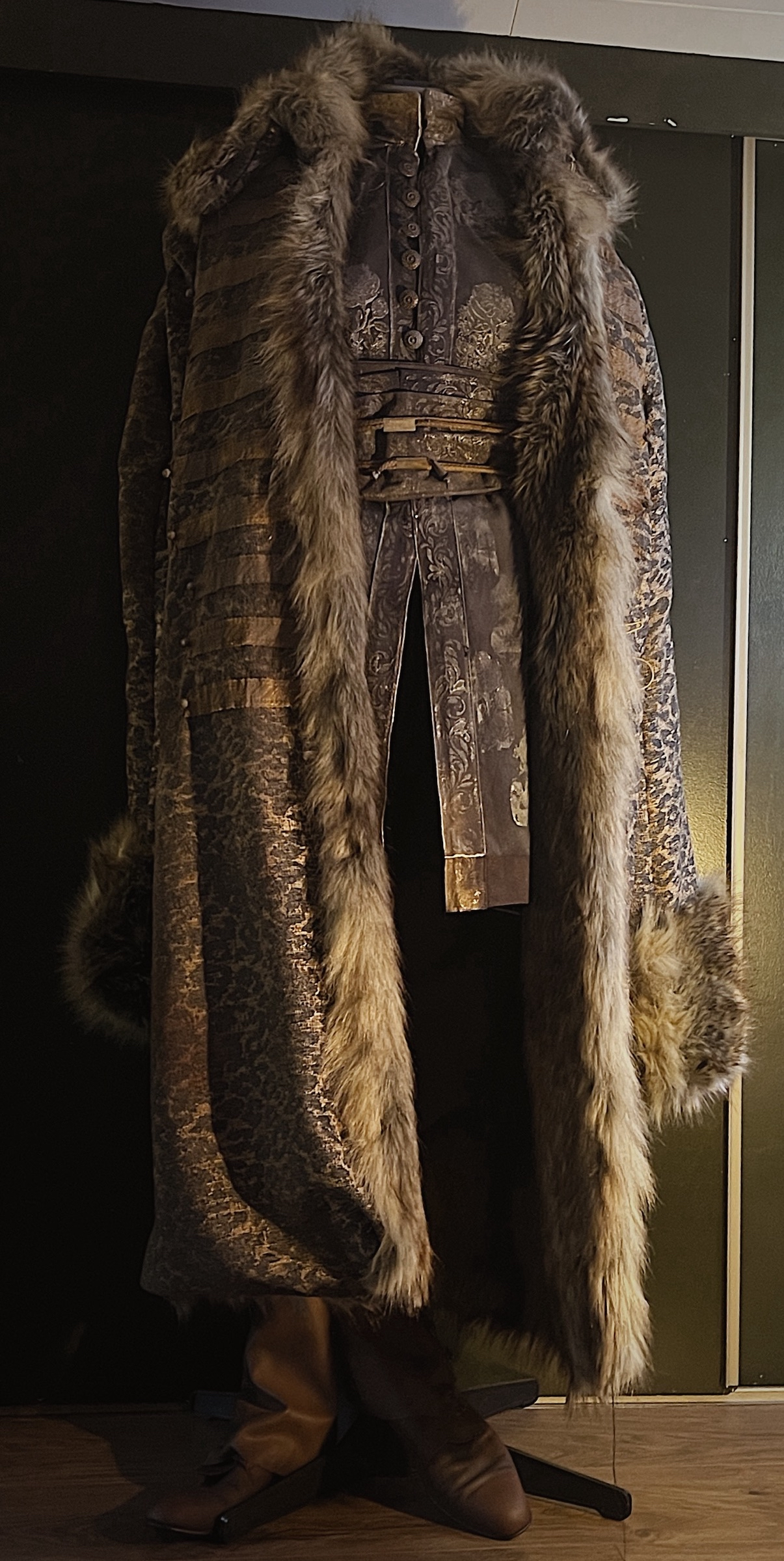 Count Orlok Cosplay from Nosferatu (2024). Featuring latex makeup, Handsewing, Heavy weathering/distressing, full faux-fur lining and gold pattern stamping by me.