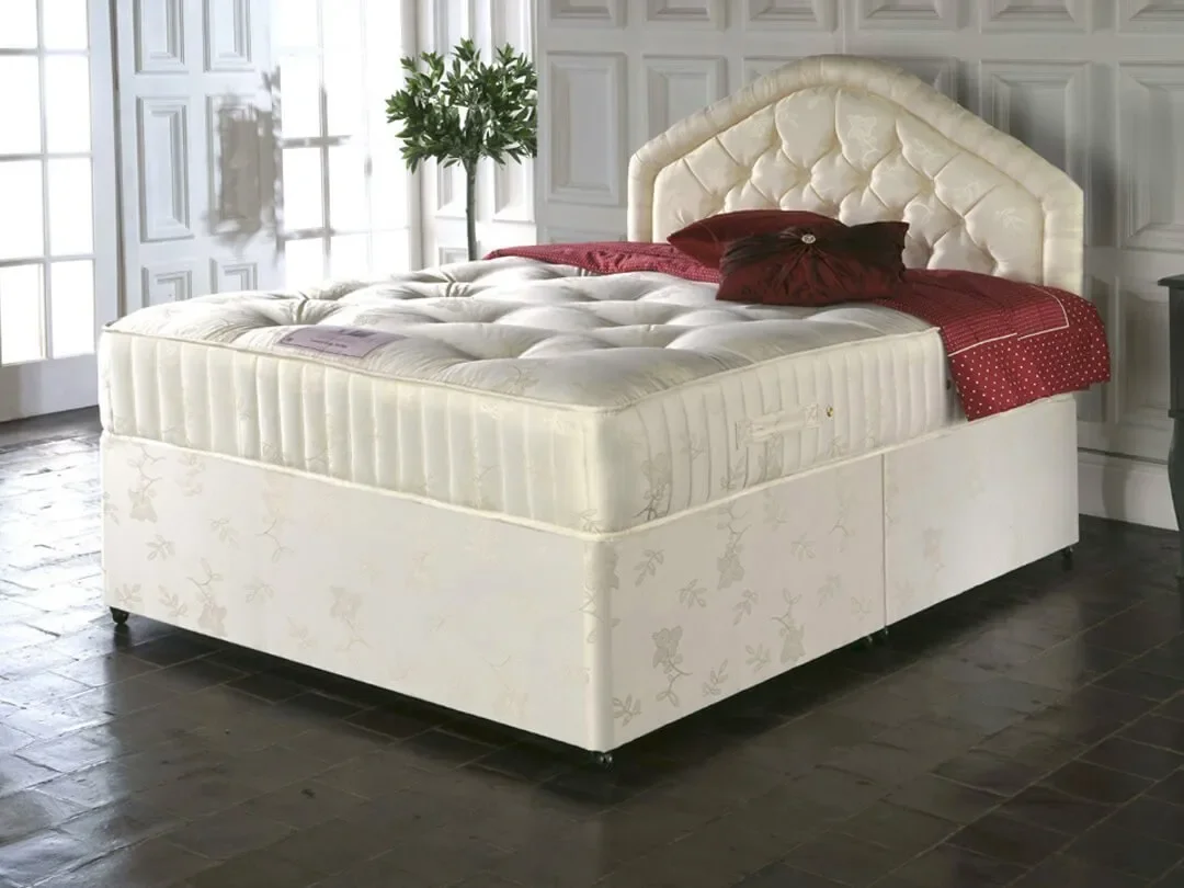 Luxury Gold Mattress - Damask Fabric - Traditionally Tufted - 1000 Pocket Springs - Firmness Rating 6/10