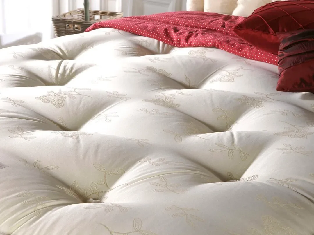 Luxury-Gold-4.webp
