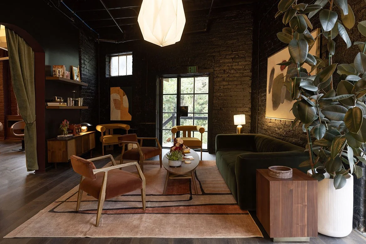 lobby02.jpg