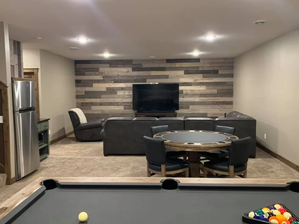 Basement Living Room: Pool Table/ Poker Table