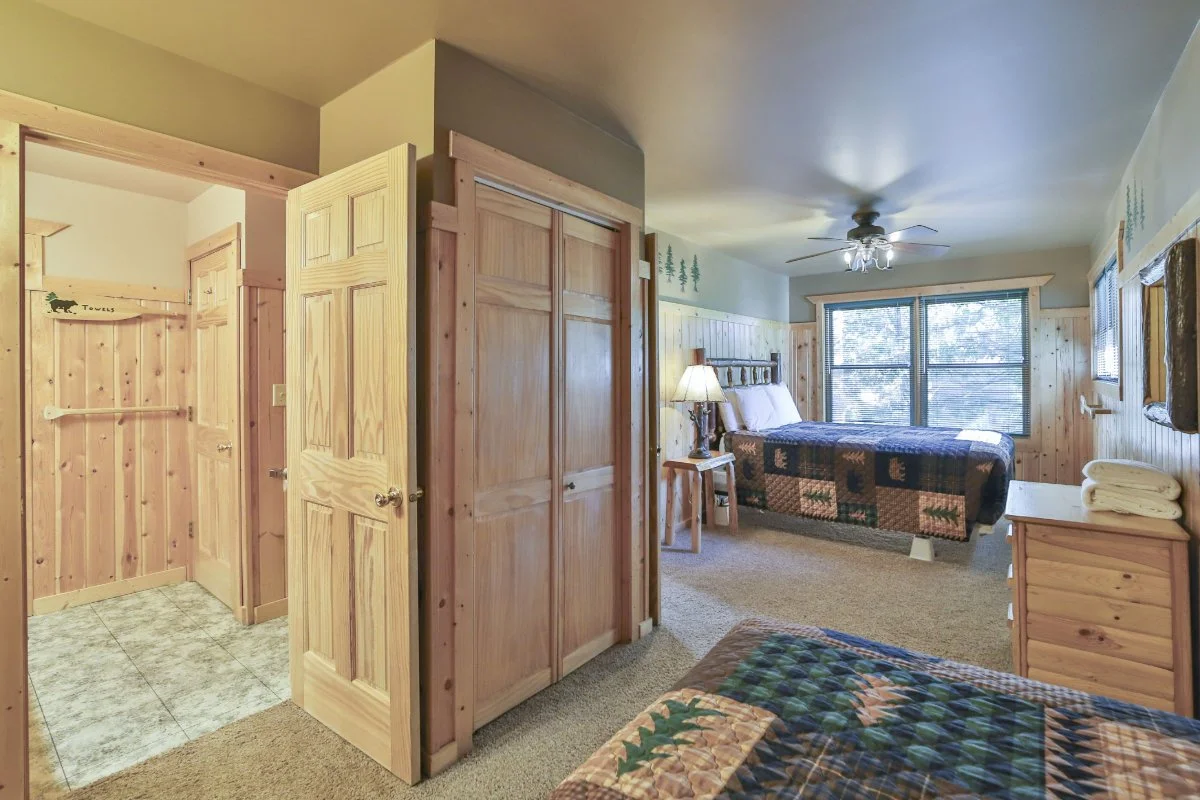 BEDROOM 2 - Second Floor: Queen / Twin Bedroom