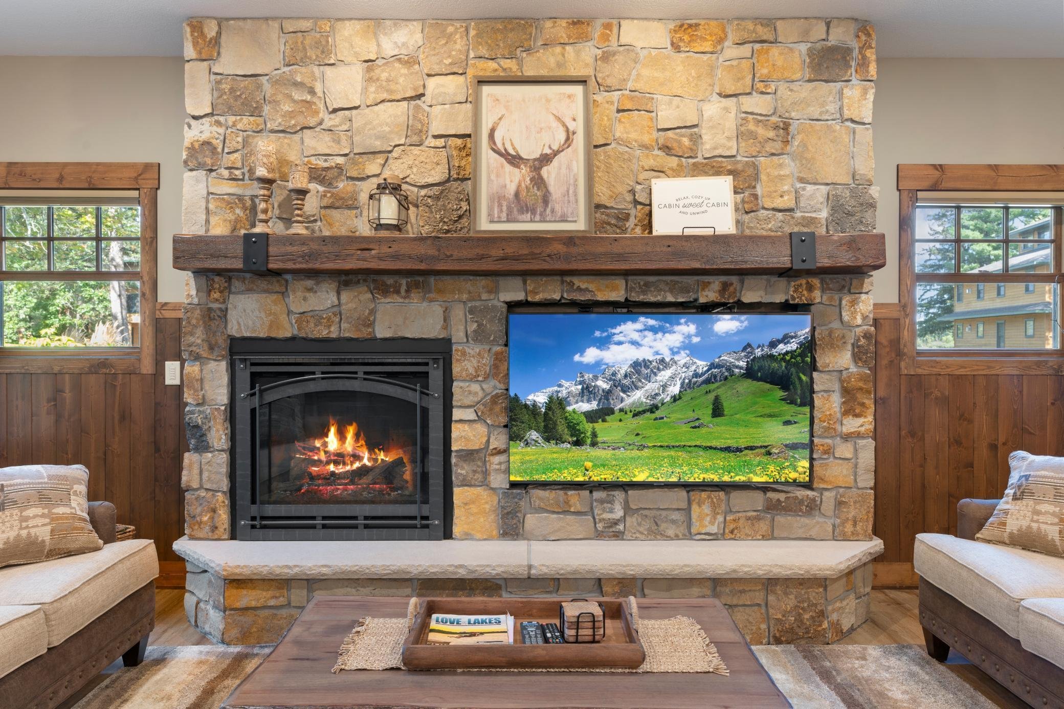Living Room - Gas Fireplace / Flatscreen TV
