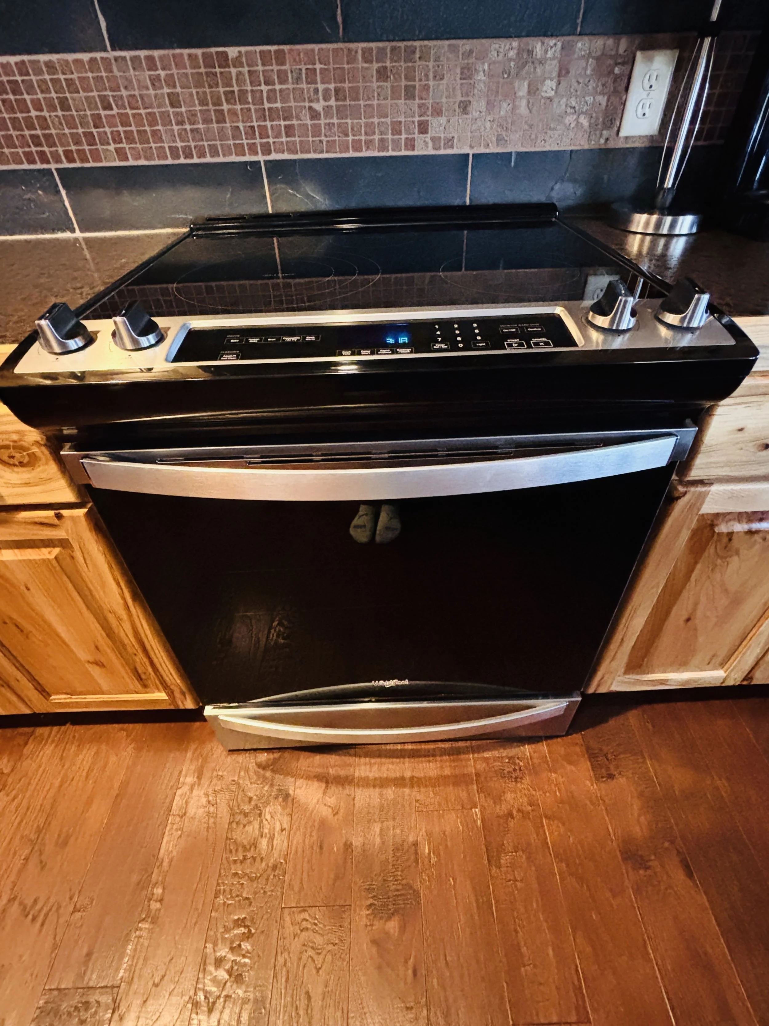 Kitchen / Electric Range
