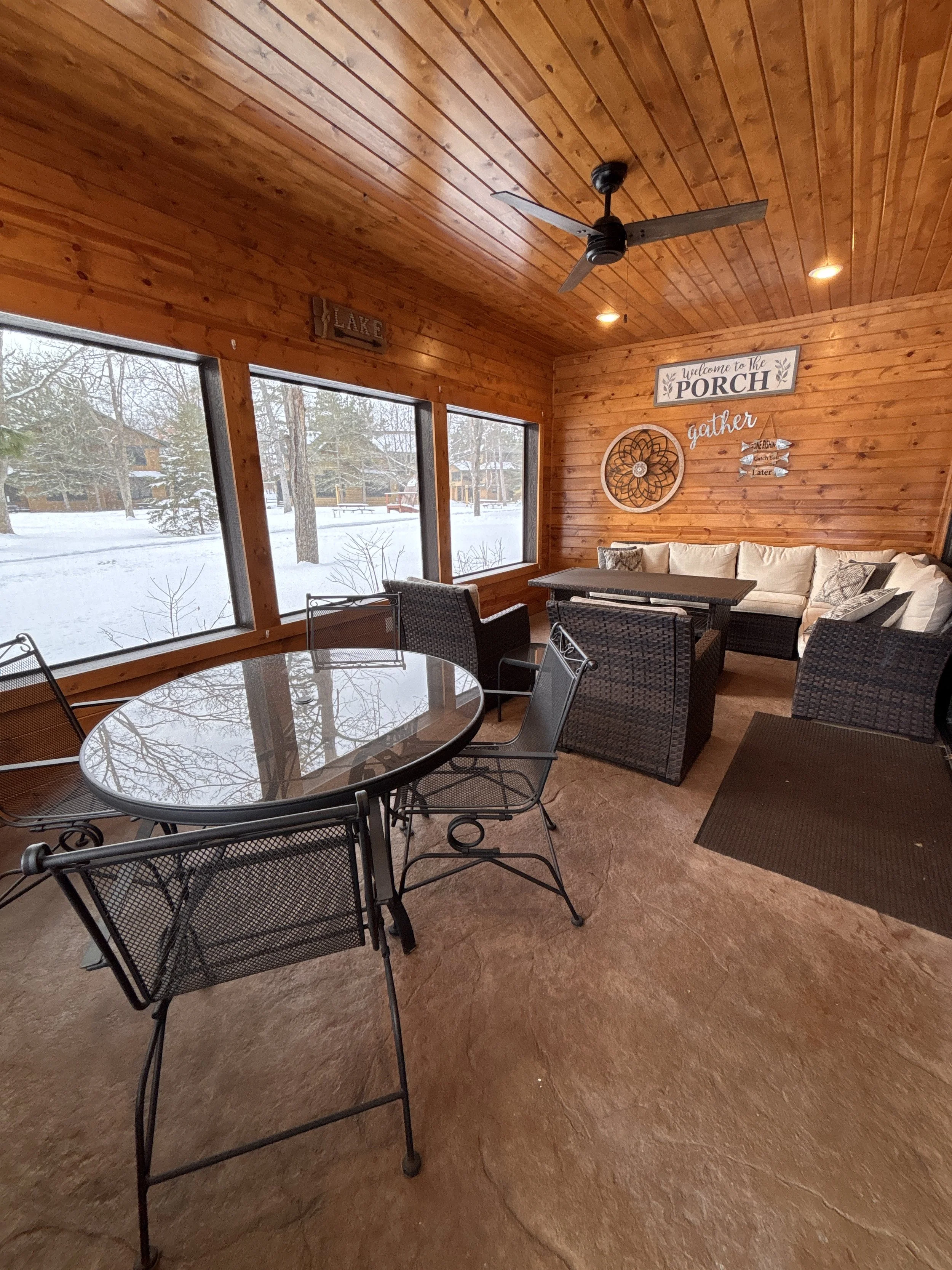Main Floor Screened 3-Season Porch