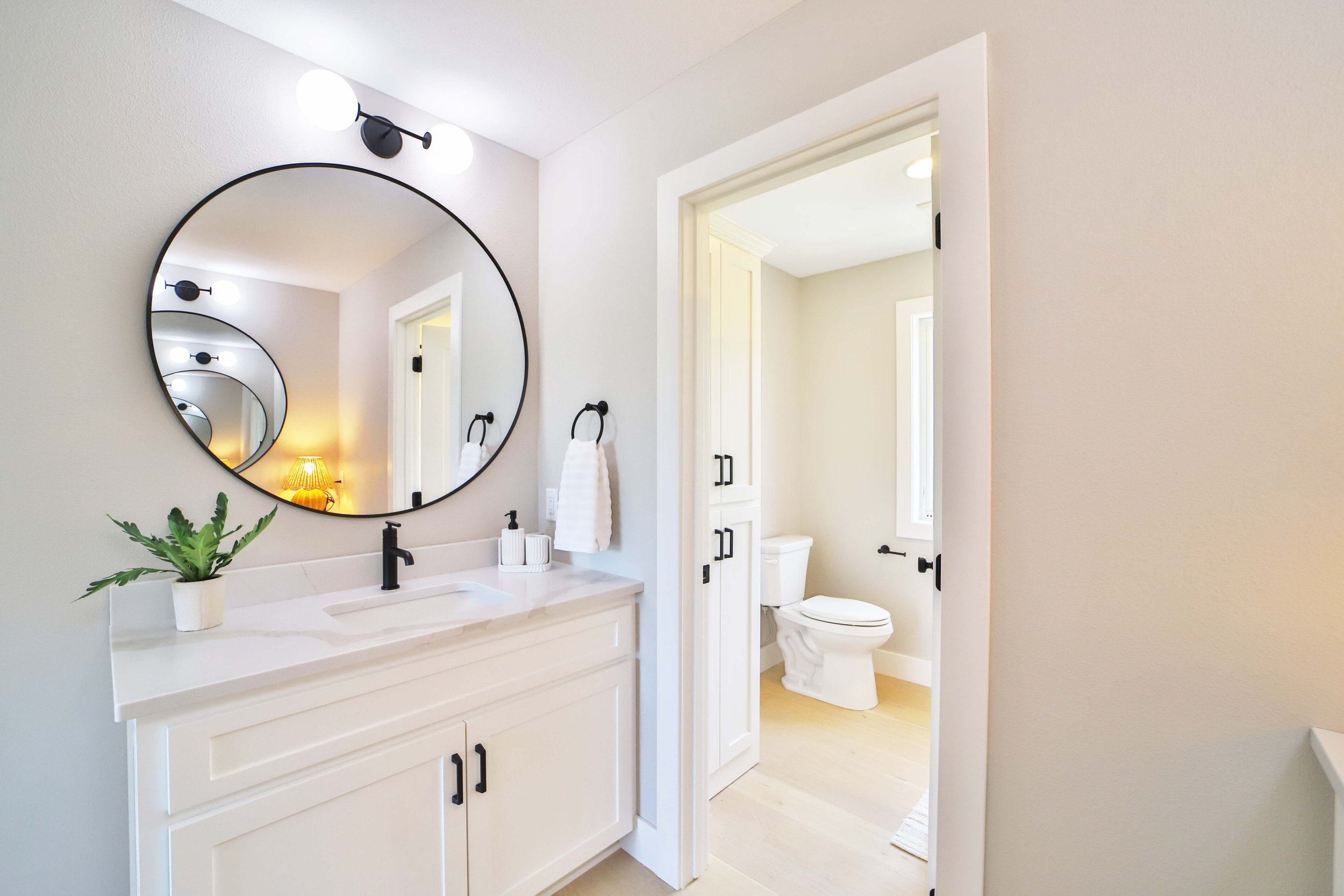 Second Floor Bathroom #2 - Bathtub