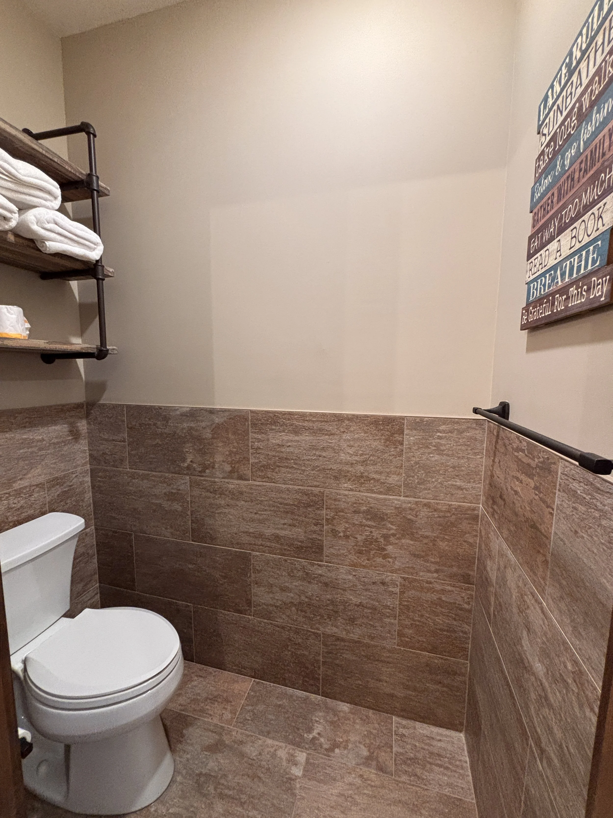 BEDROOM 1 - Main Floor King Master Suite Bathroom