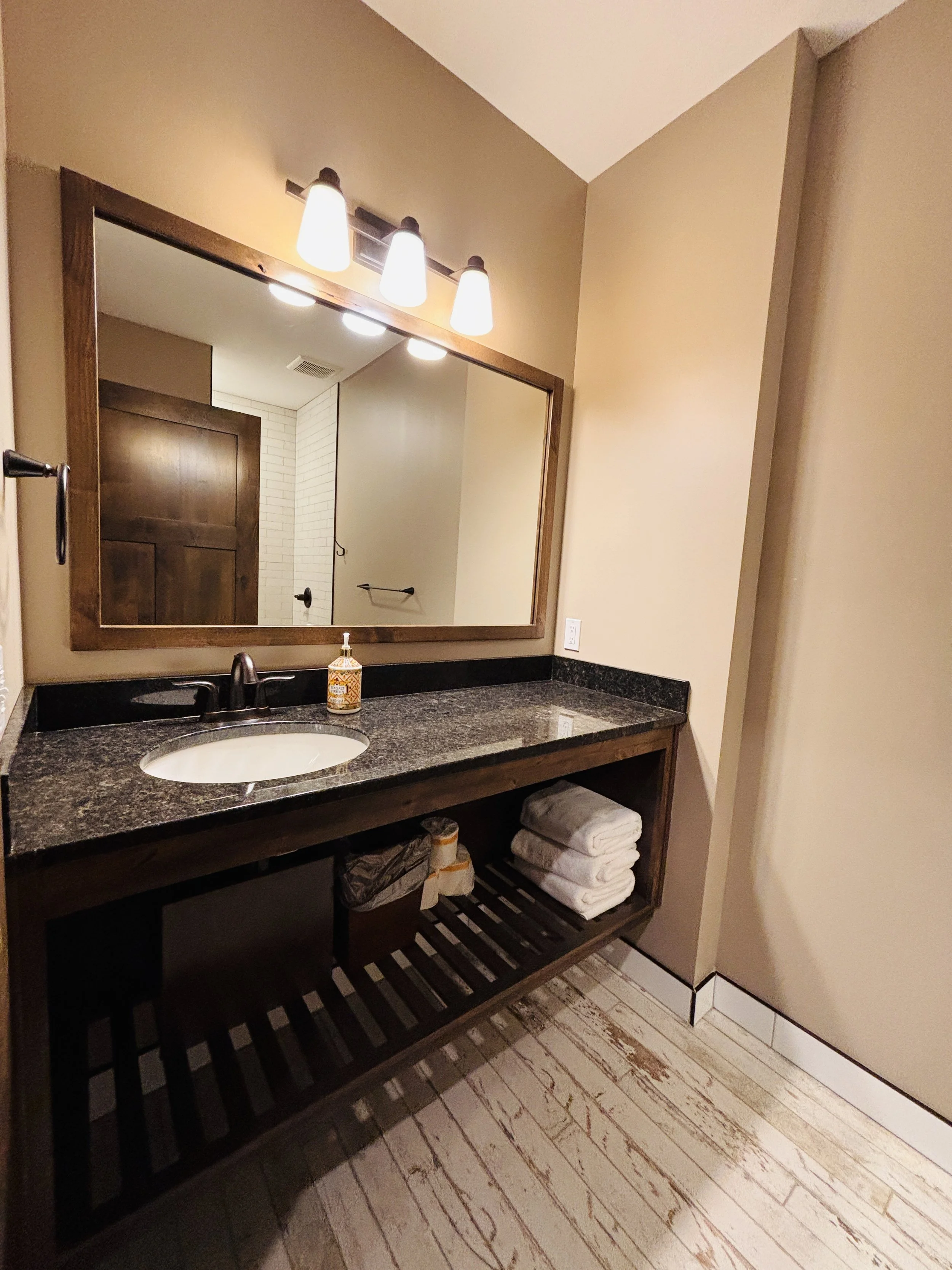 BEDROOM 3 - Basement: King Suite Bathroom