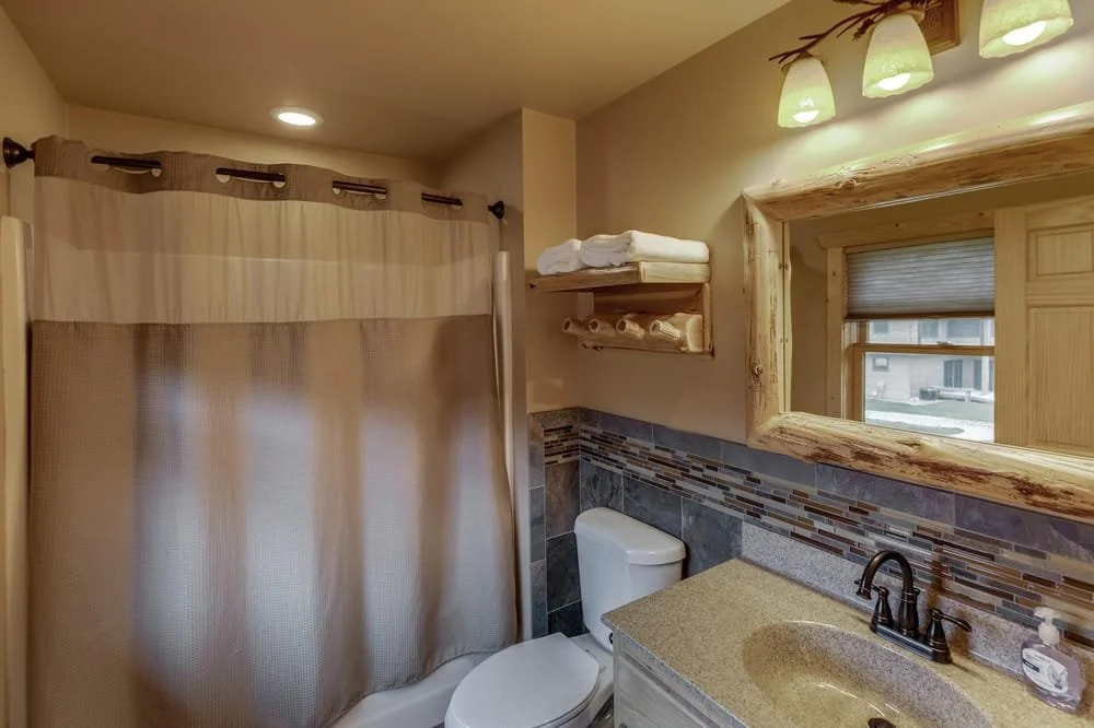 Second Floor King Suite Bathroom