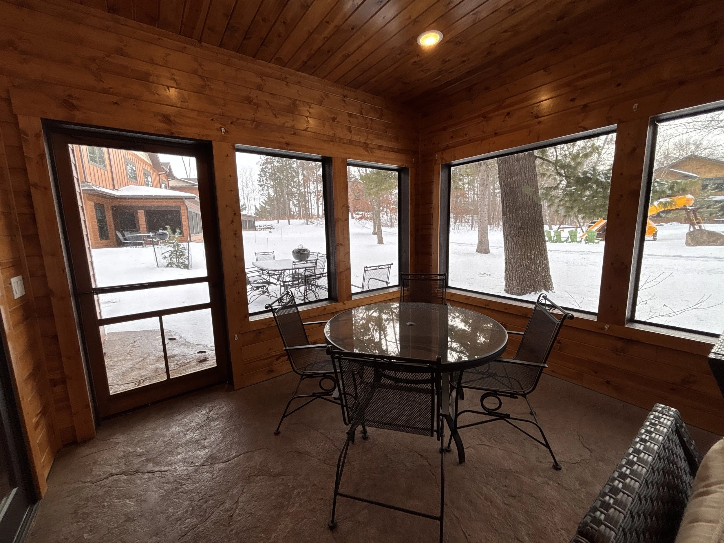 Main Floor Screened 3-Season Porch