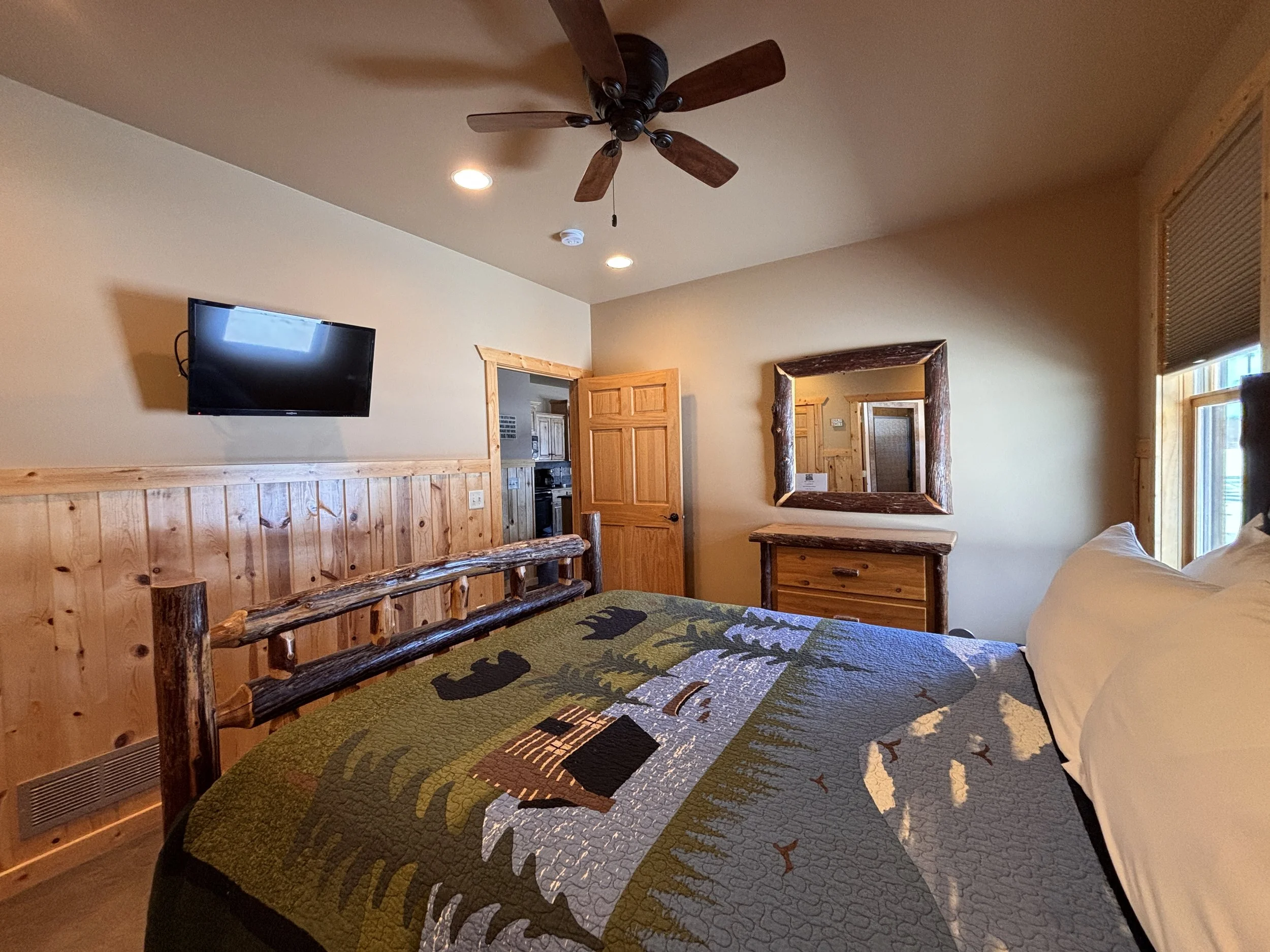 BEDROOM 1 - Main Floor: Queen Suite