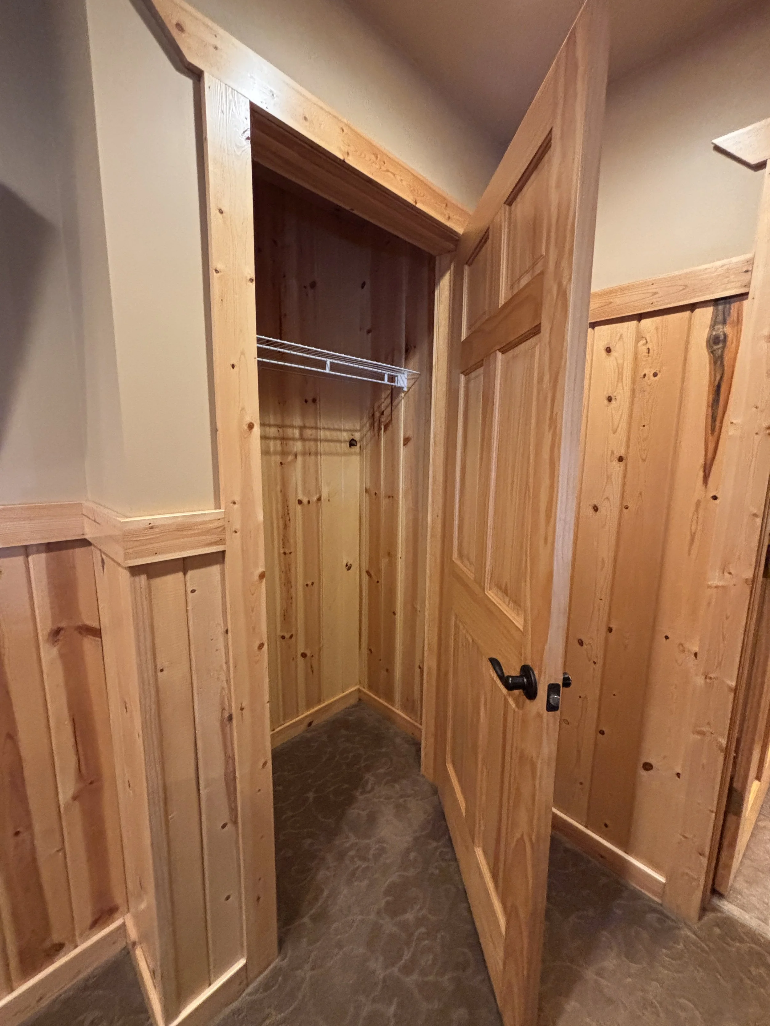 BEDROOM 1 - Main Floor: Queen Suite / Closet