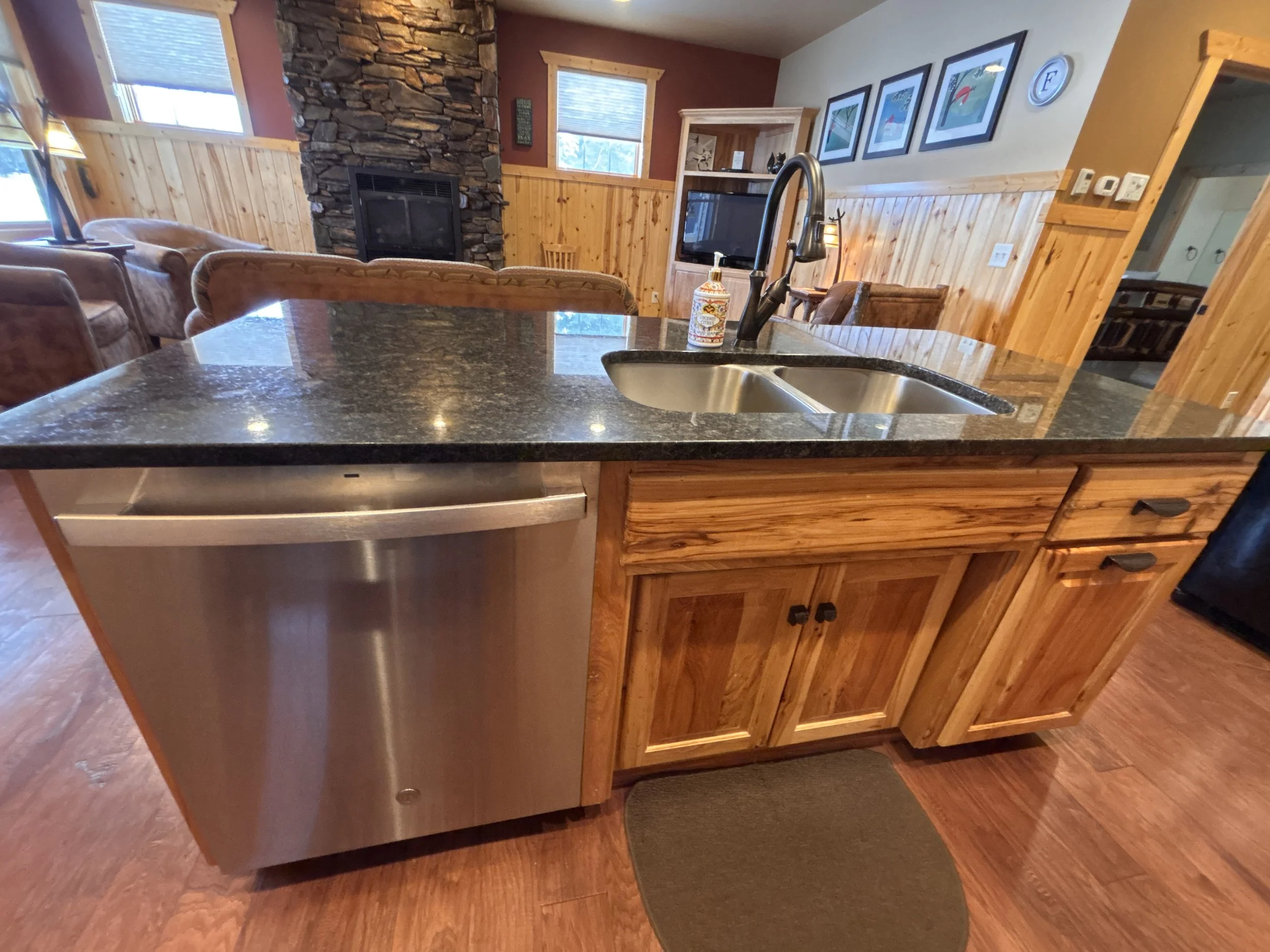 Kitchen - Island / Dishwasher