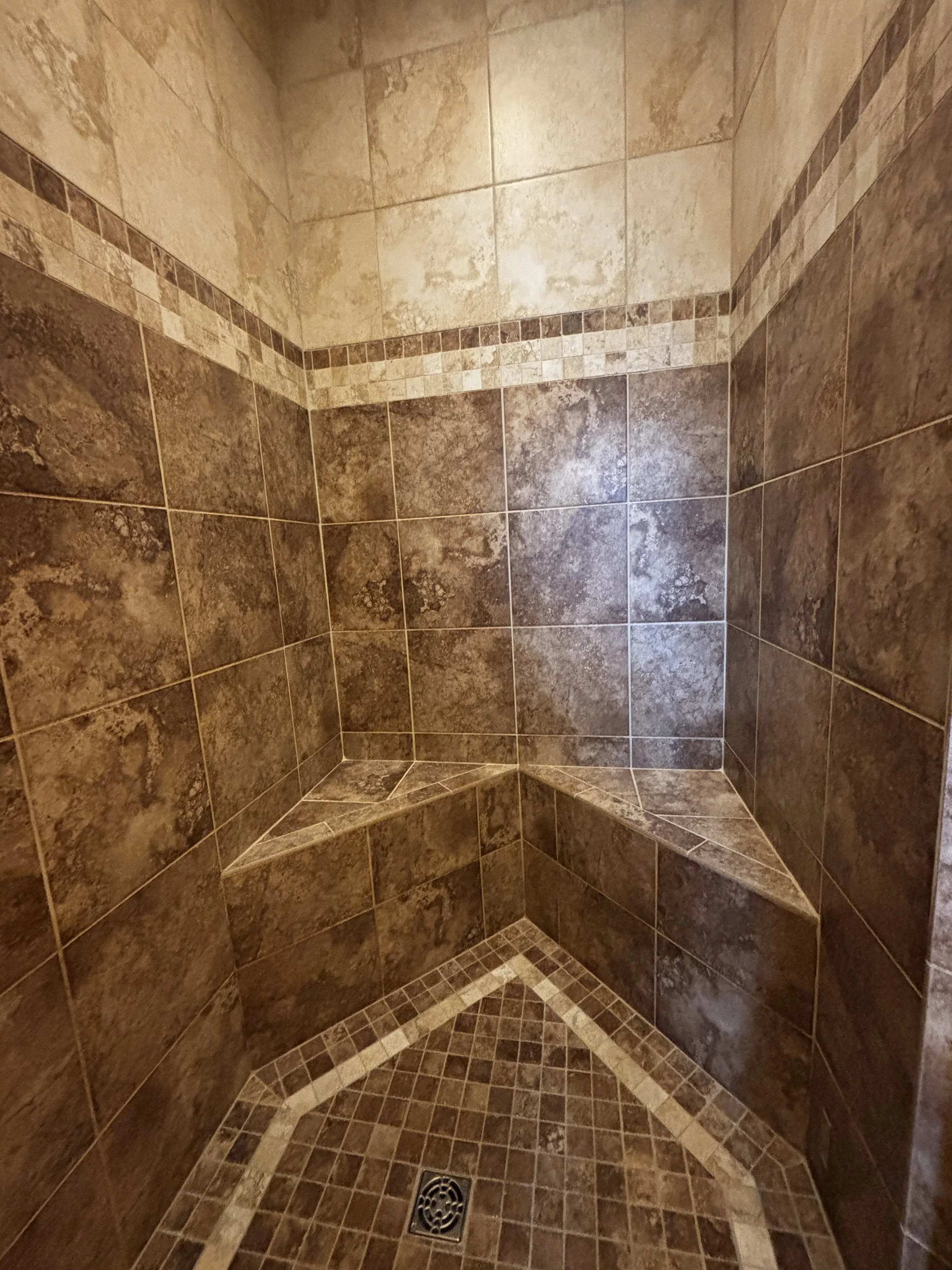 Main Floor - Bedroom 1: Queen Suite / Walk-in Shower