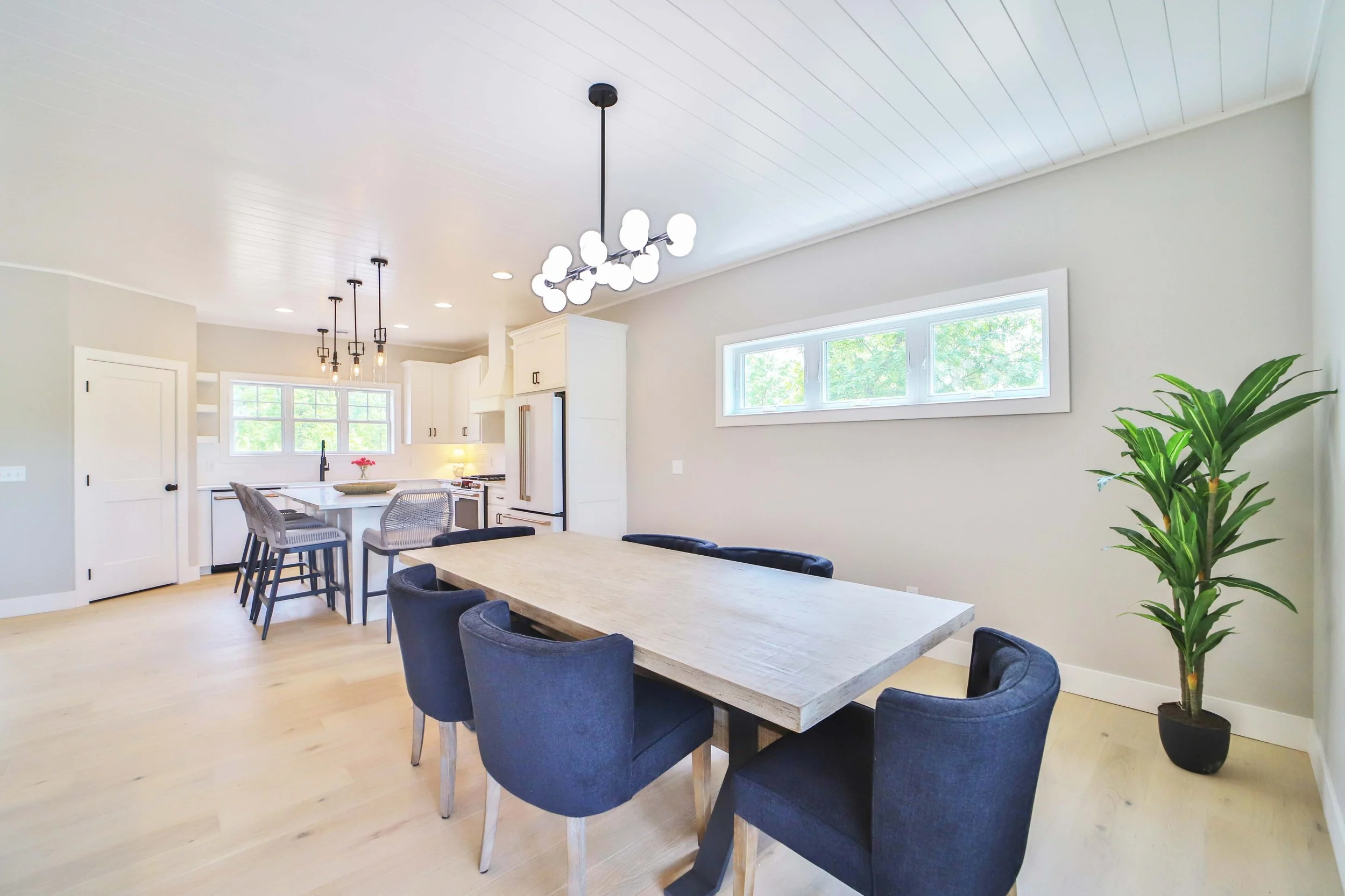 Dining Room & Kitchen