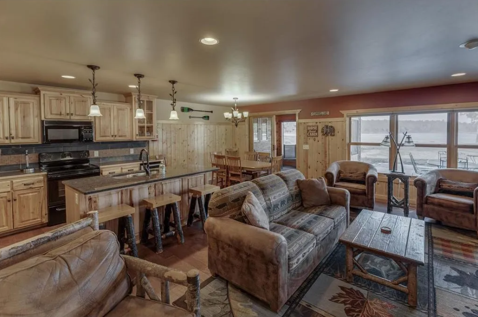 Kitchen / Living Room