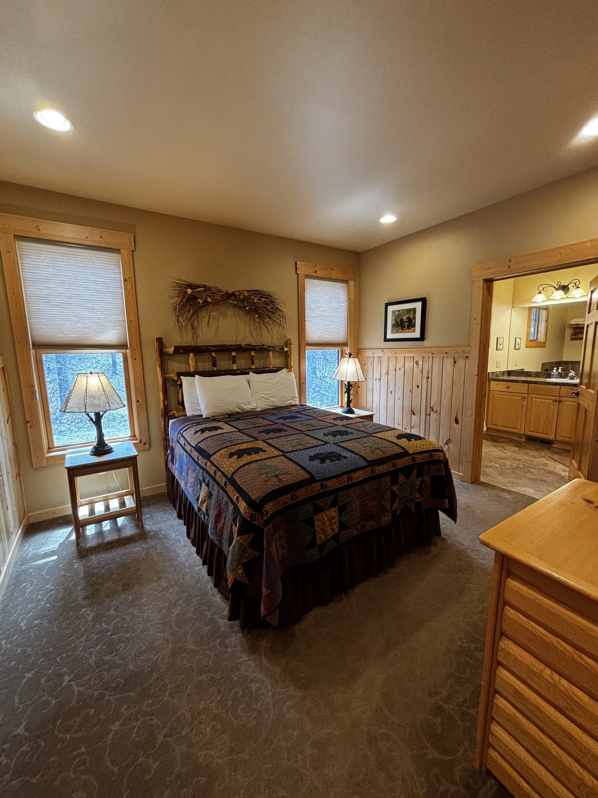 Main Floor - Bedroom 1: Queen Suite