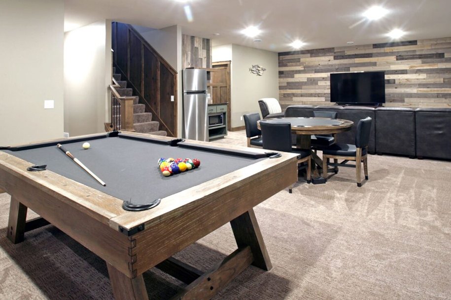Basement Living Room / Pool Table / Poker Table