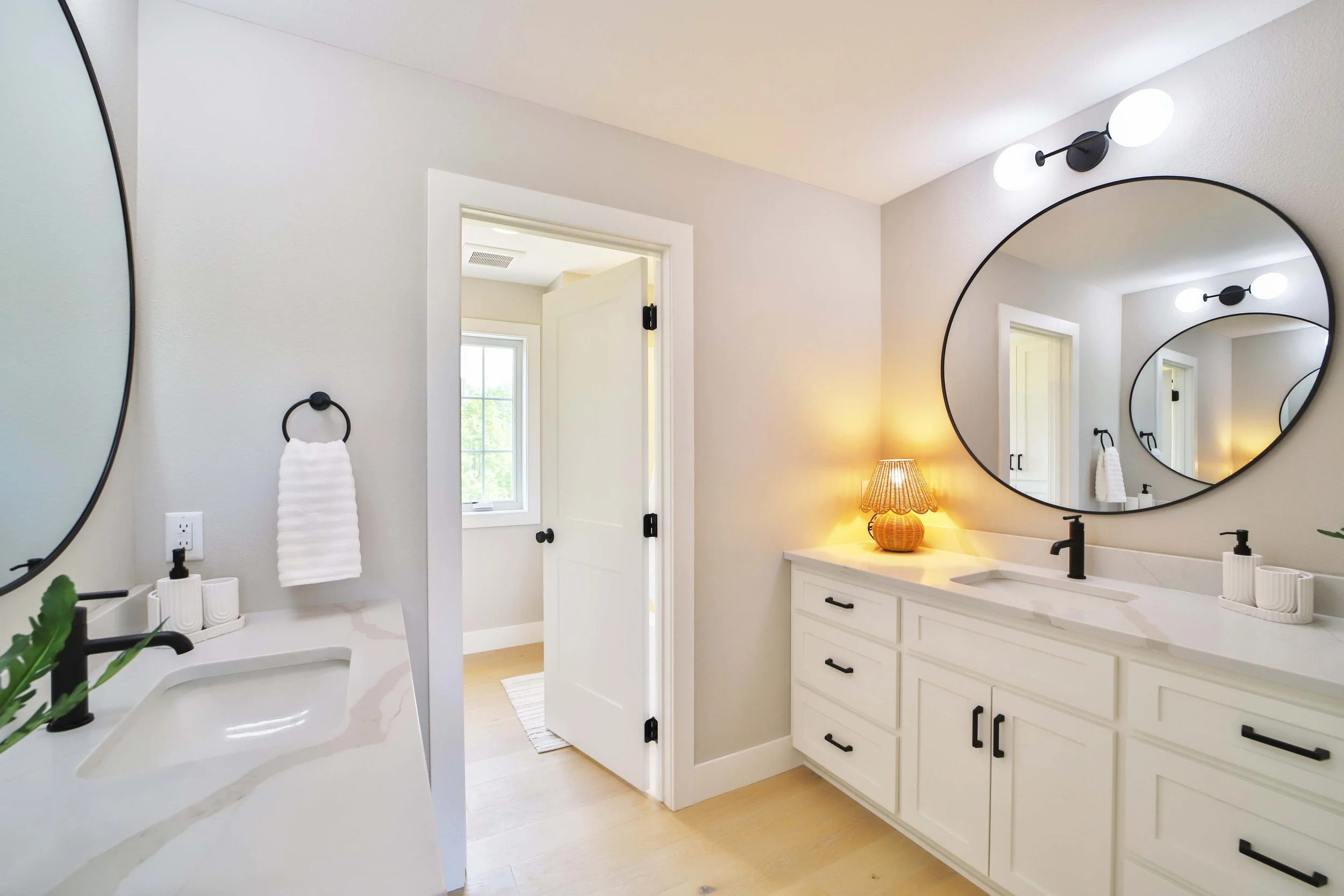 Second Floor Bathroom #2 - Bathtub
