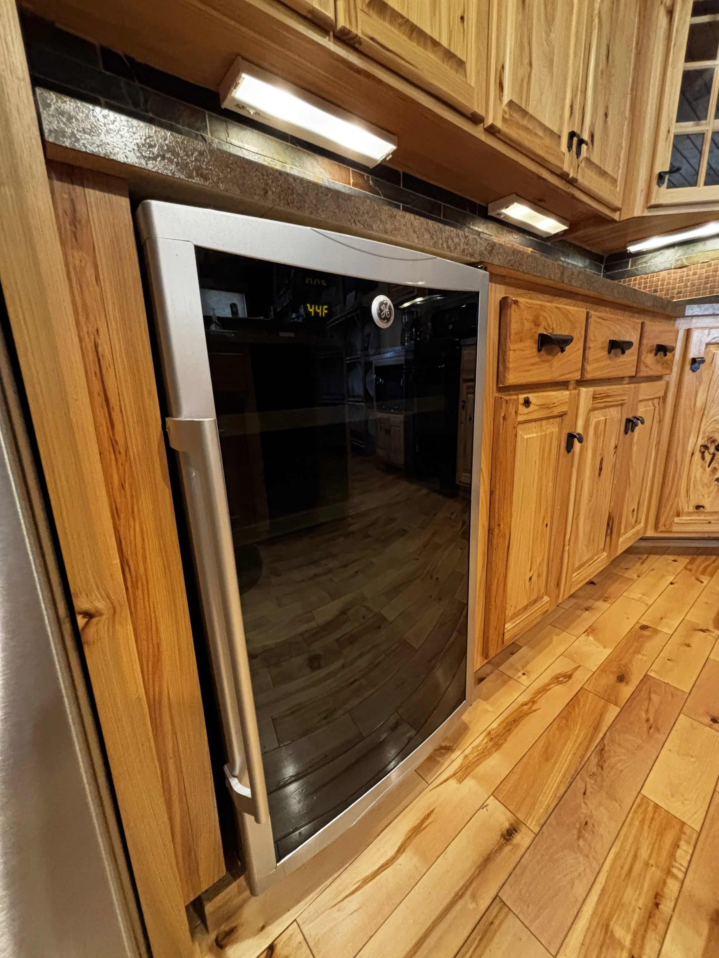 Kitchen / Wine Cooler