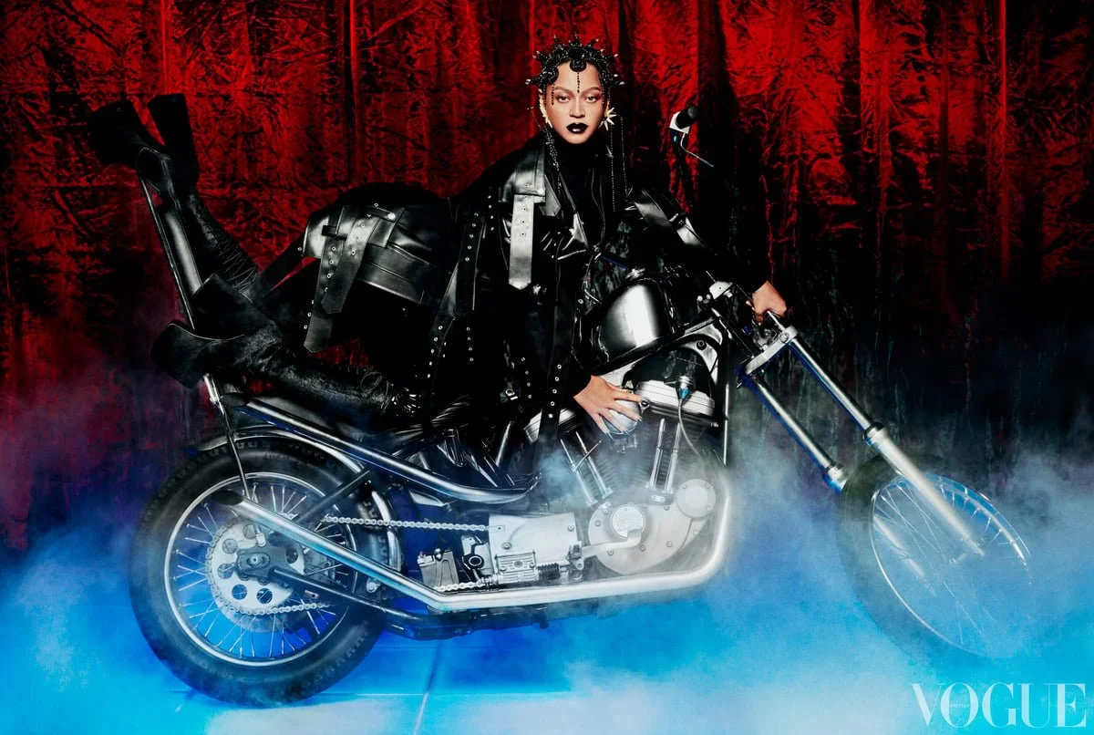 ONLINE - Beyoncé British Vogue July 2022 Landscape.jpg