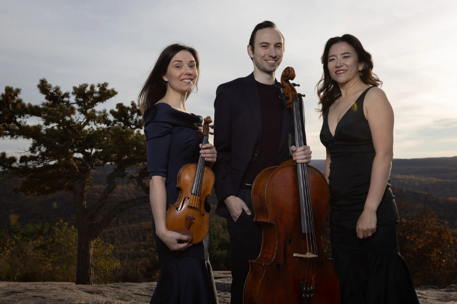 Candlelight Concert - Trio Raconteur