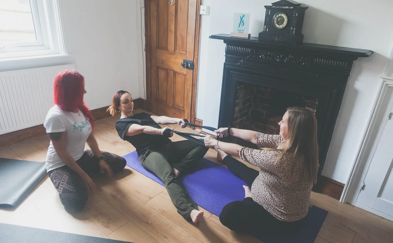 Lianna teaching hypno-yogabirth