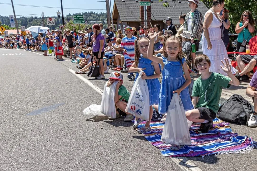 Kids waving, parade, 4th of July, United States of America, Independence Day, Tim Davis Photography