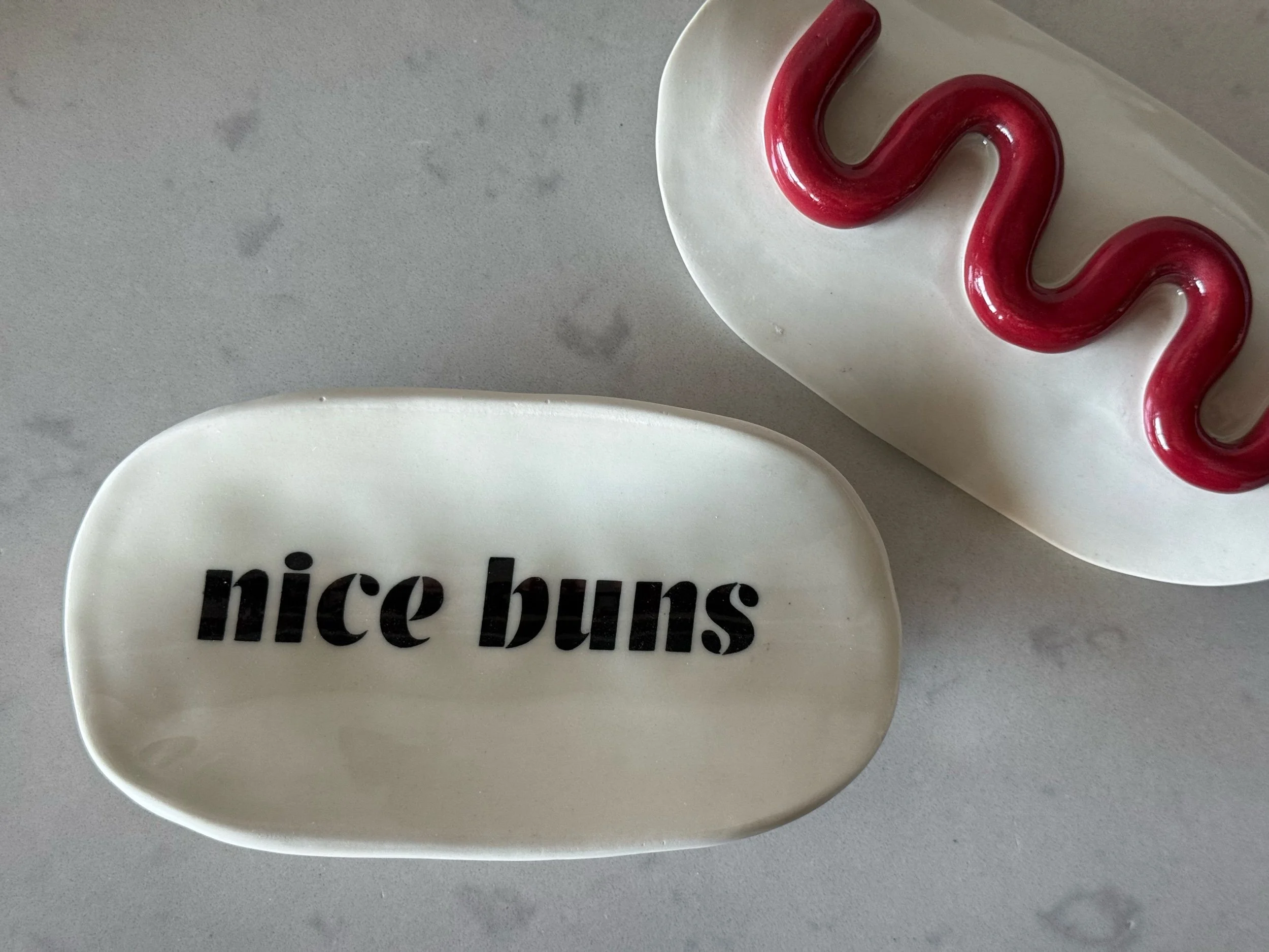 Hot Dog Plate - Nice Buns (Ketchup)